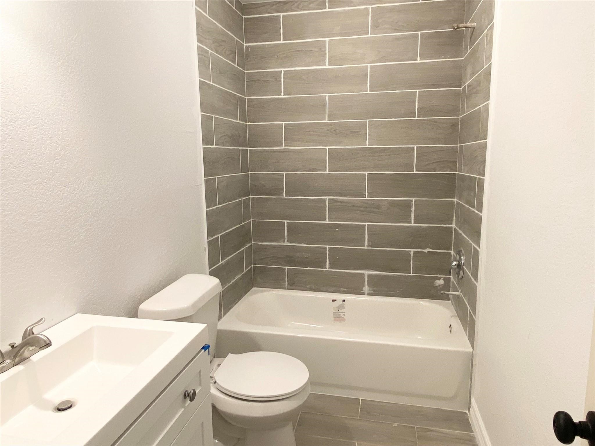 906 Eagle Avenue Property Photo 3