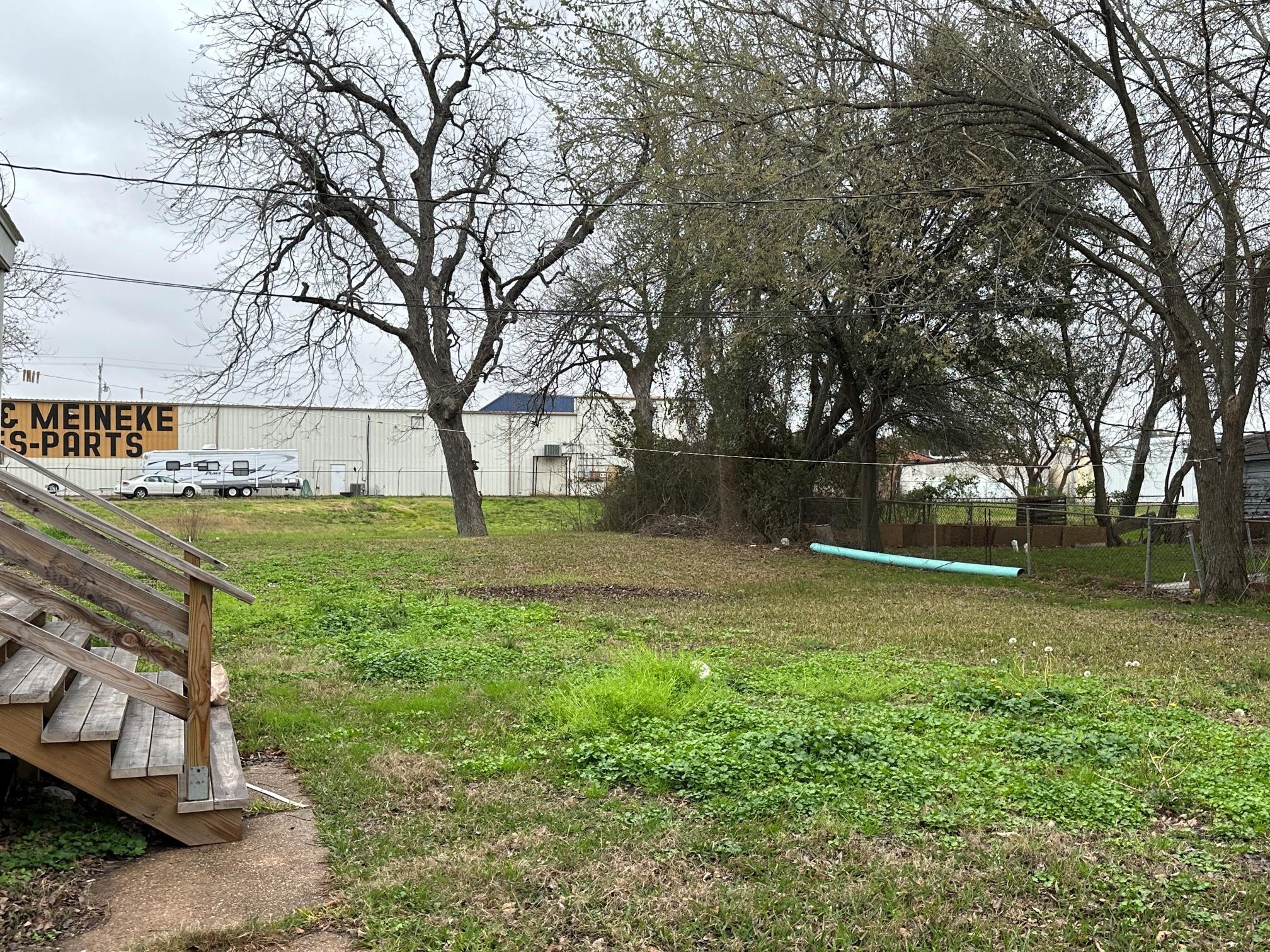 906 Eagle Avenue Property Photo 8