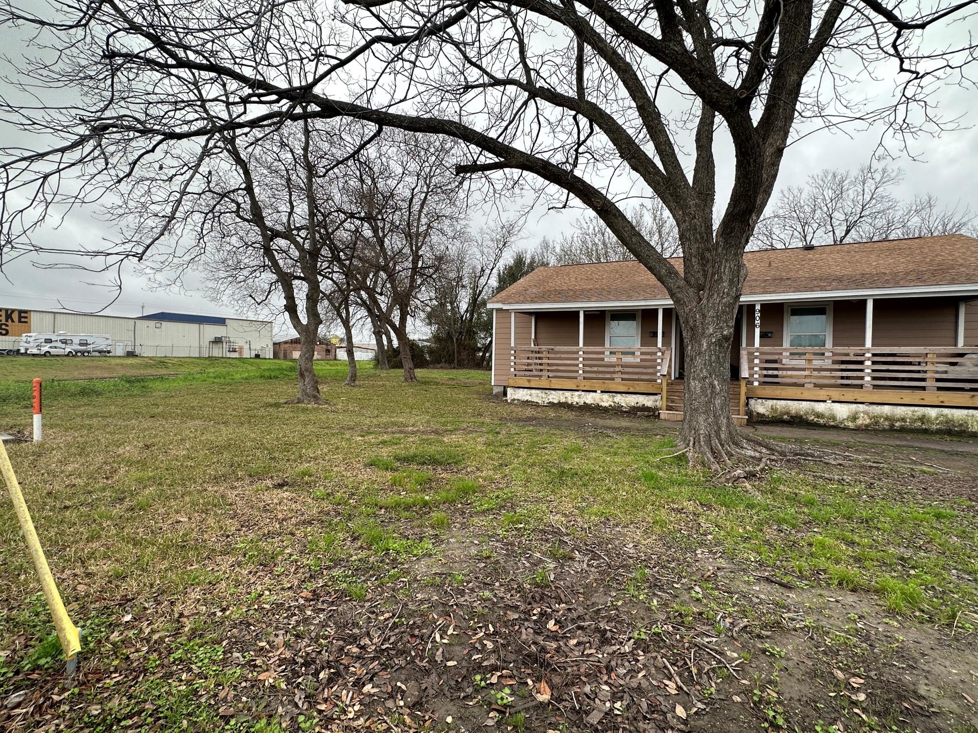 906 Eagle Avenue Property Photo 11