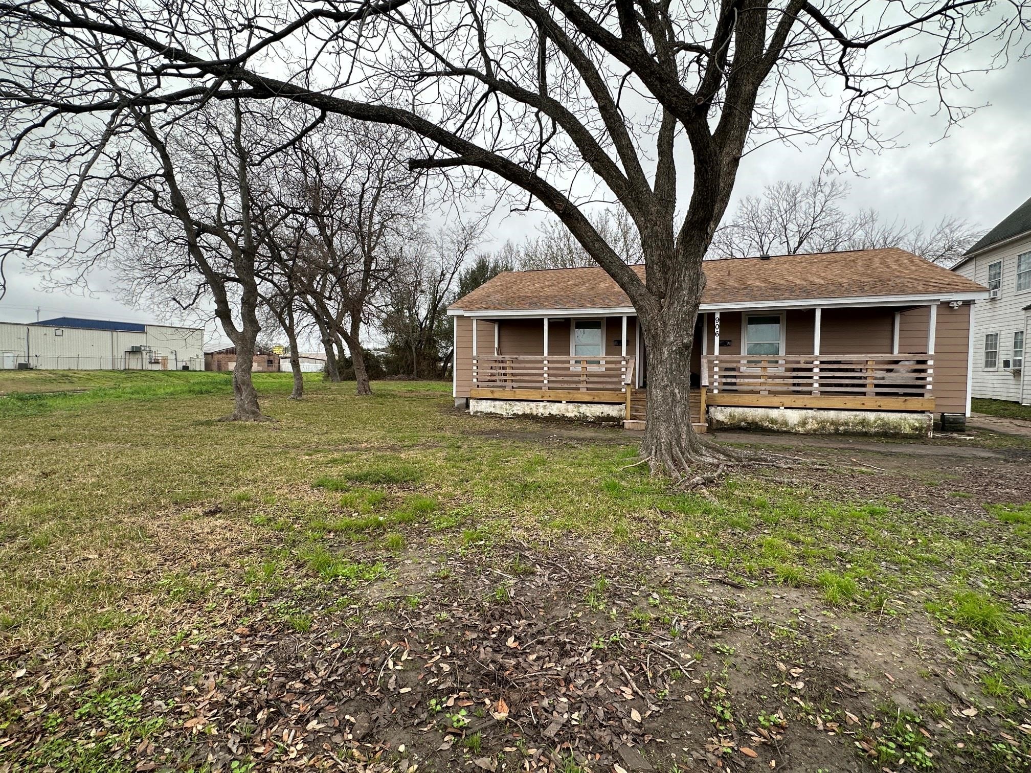 906 Eagle Avenue Property Photo 12