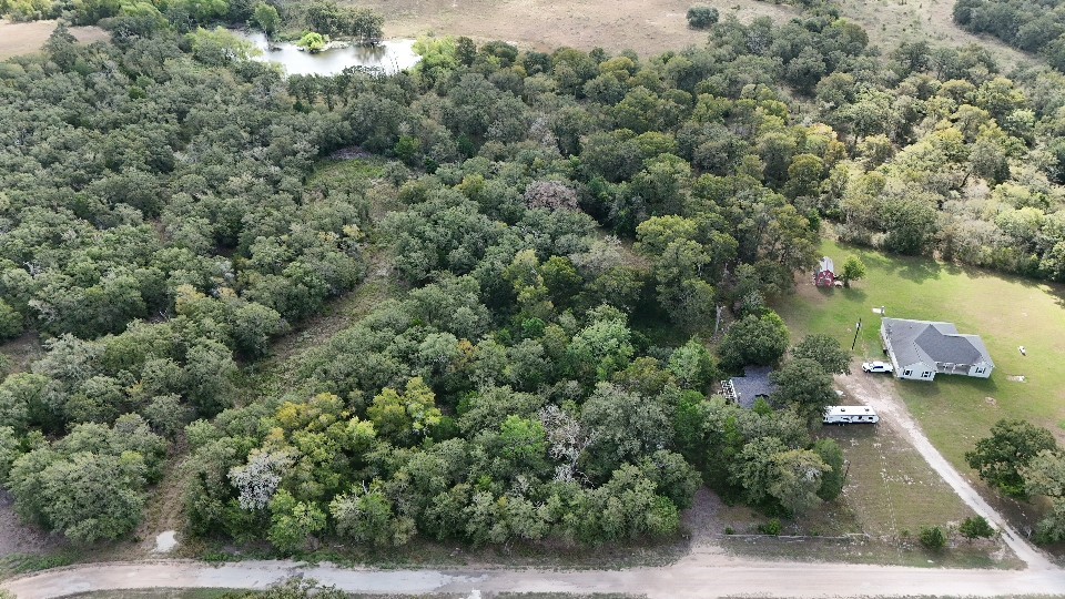 727 Hollow Bend Property Photo 2