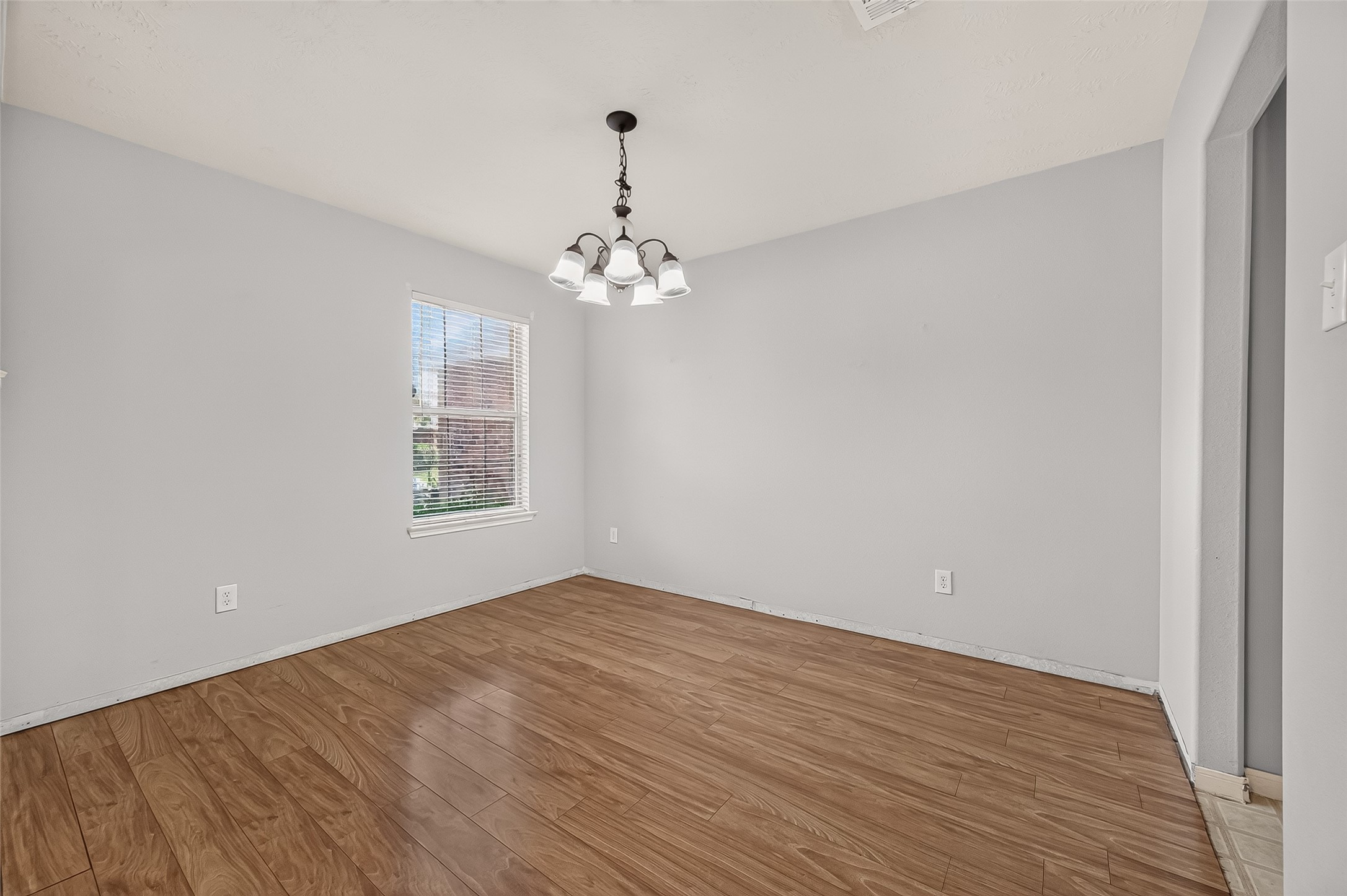 10031 Magnolia Way Property Photo 5