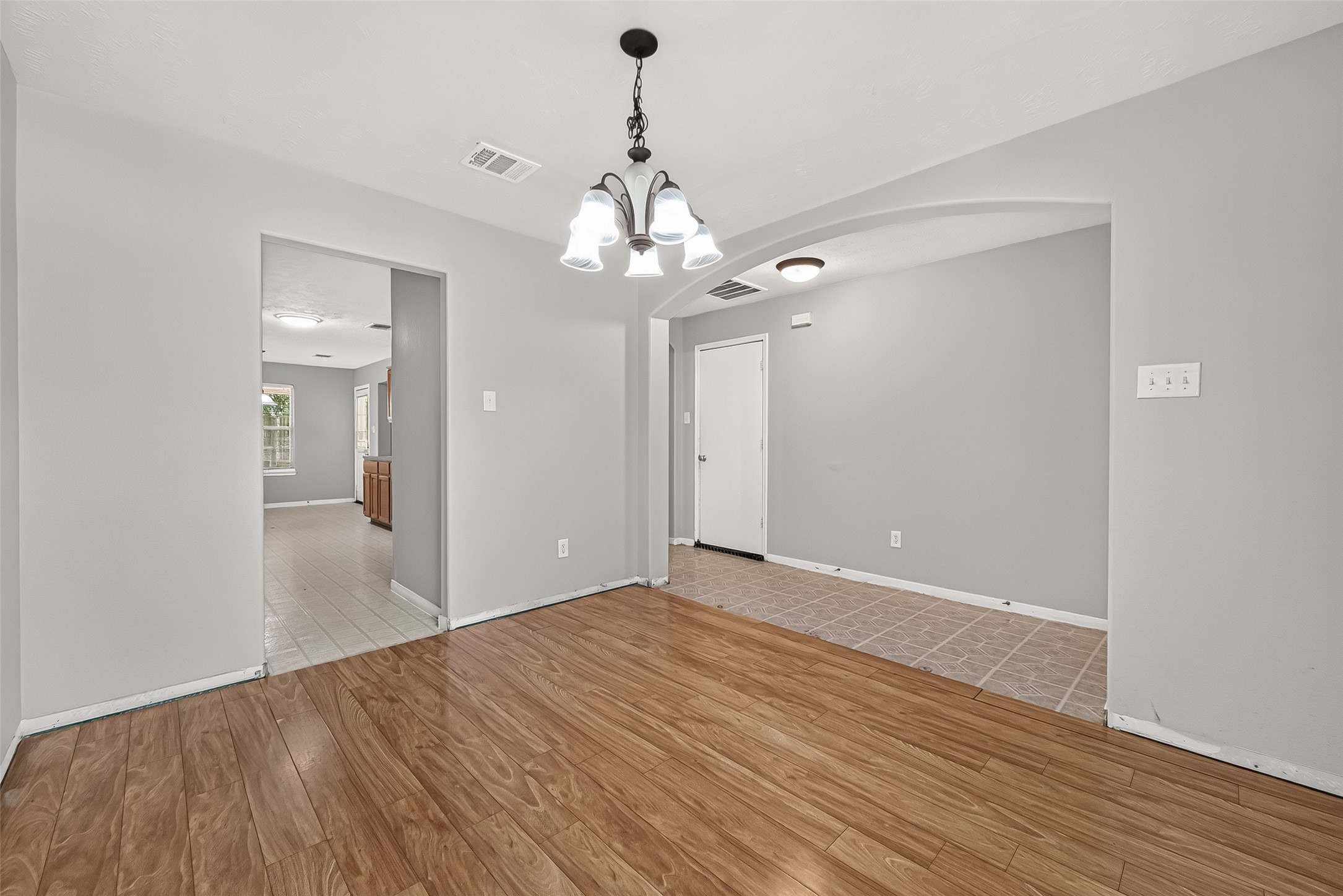 10031 Magnolia Way Property Photo 6