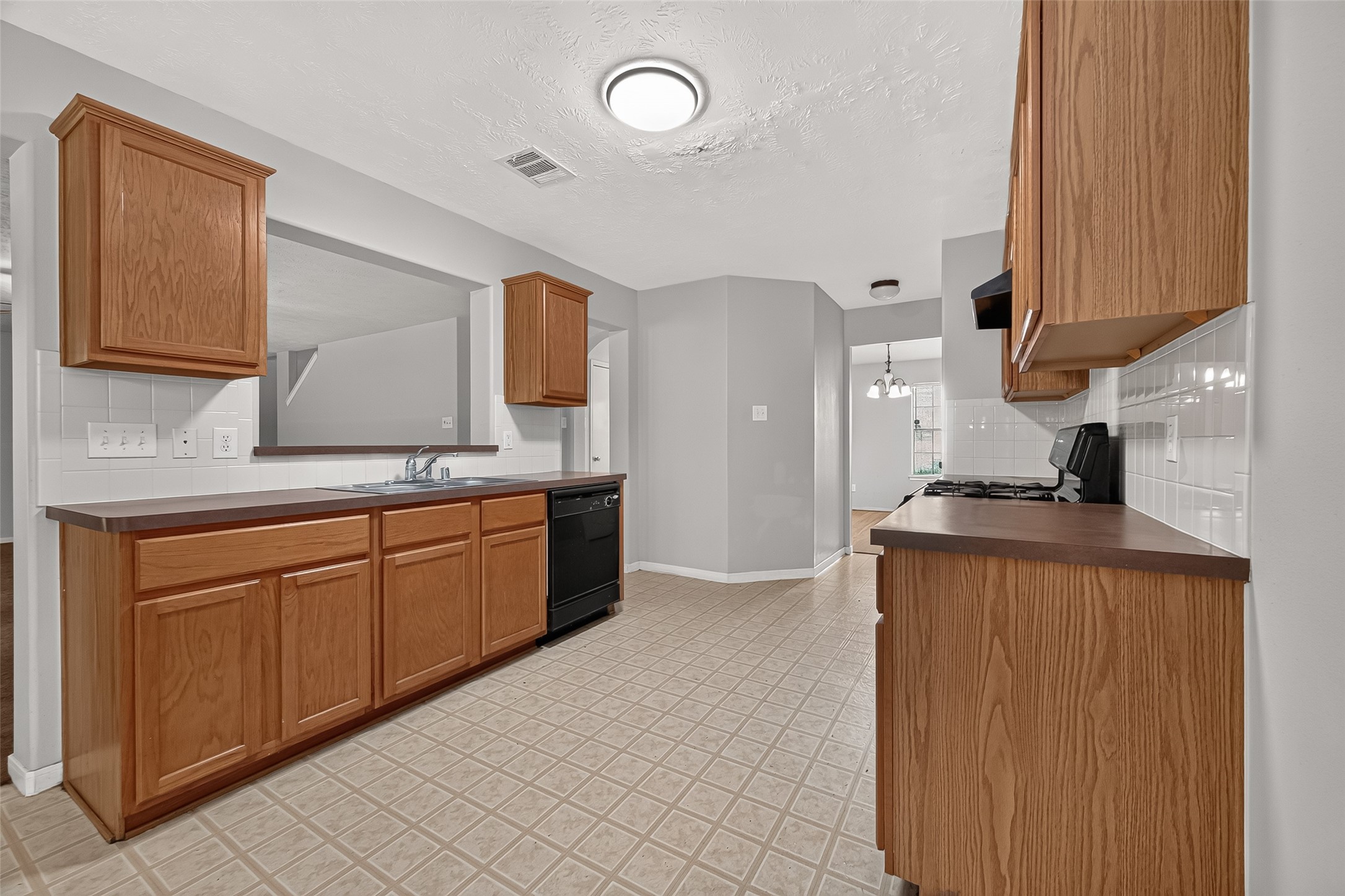 10031 Magnolia Way Property Photo 13
