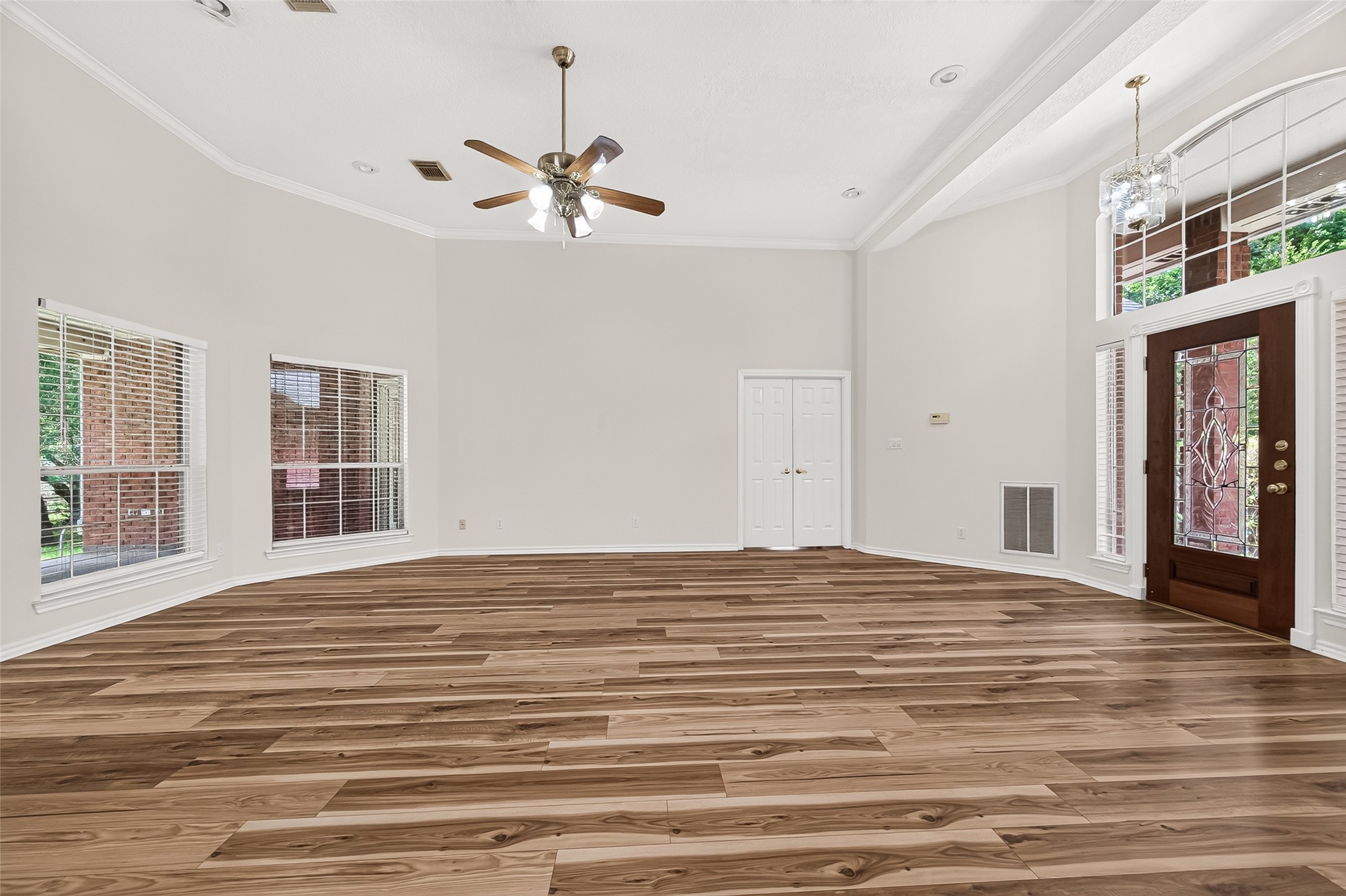 2314 Carriage Run E Property Photo 5