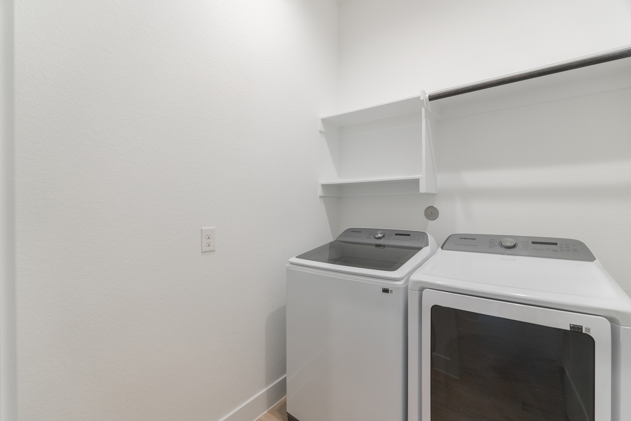10747 Pine Pink Property Photo 8