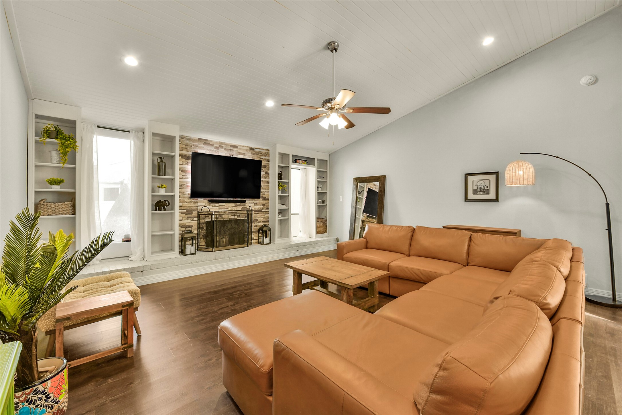 15719 Stonehaven Drive Property Photo 1