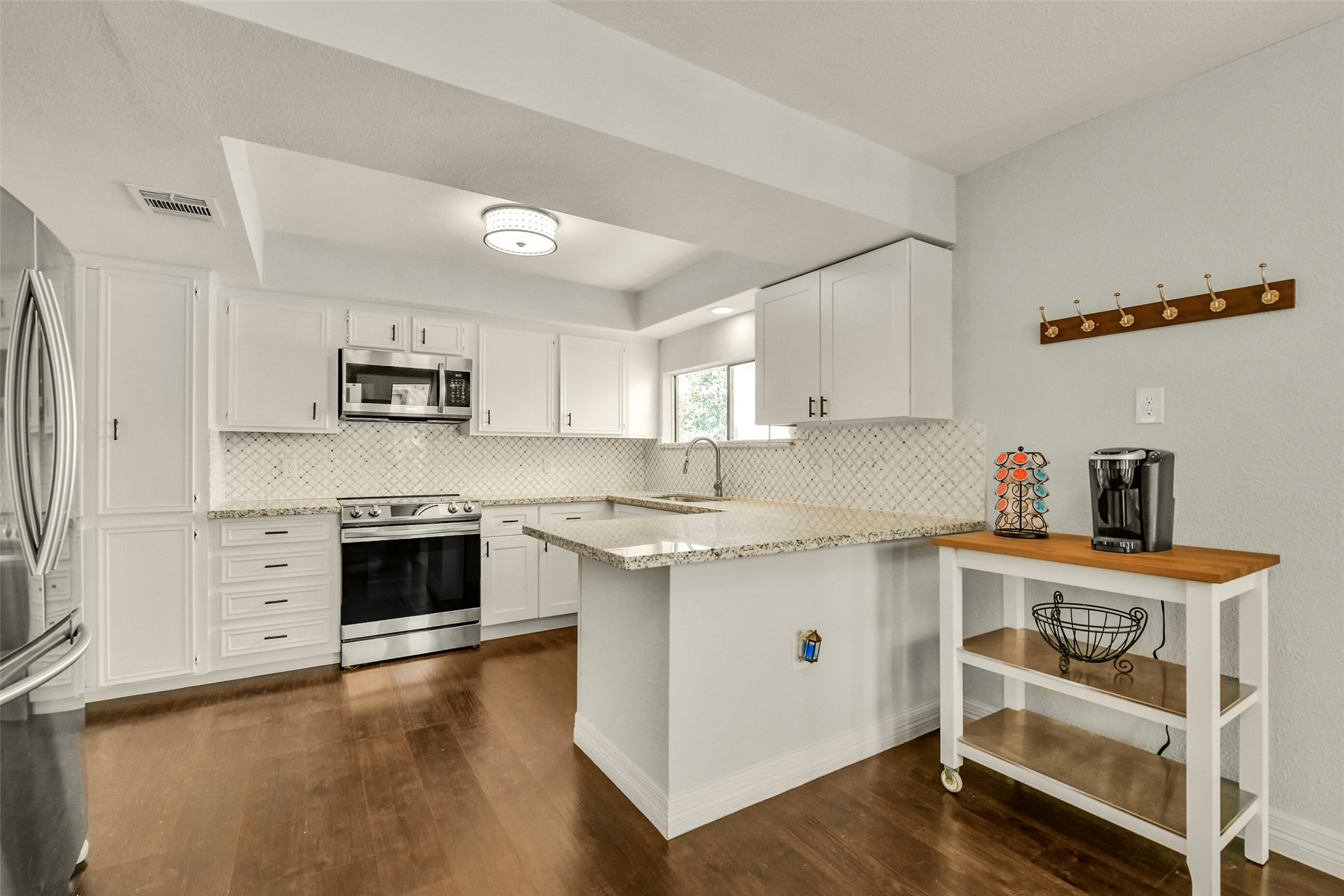 15719 Stonehaven Drive Property Photo 8