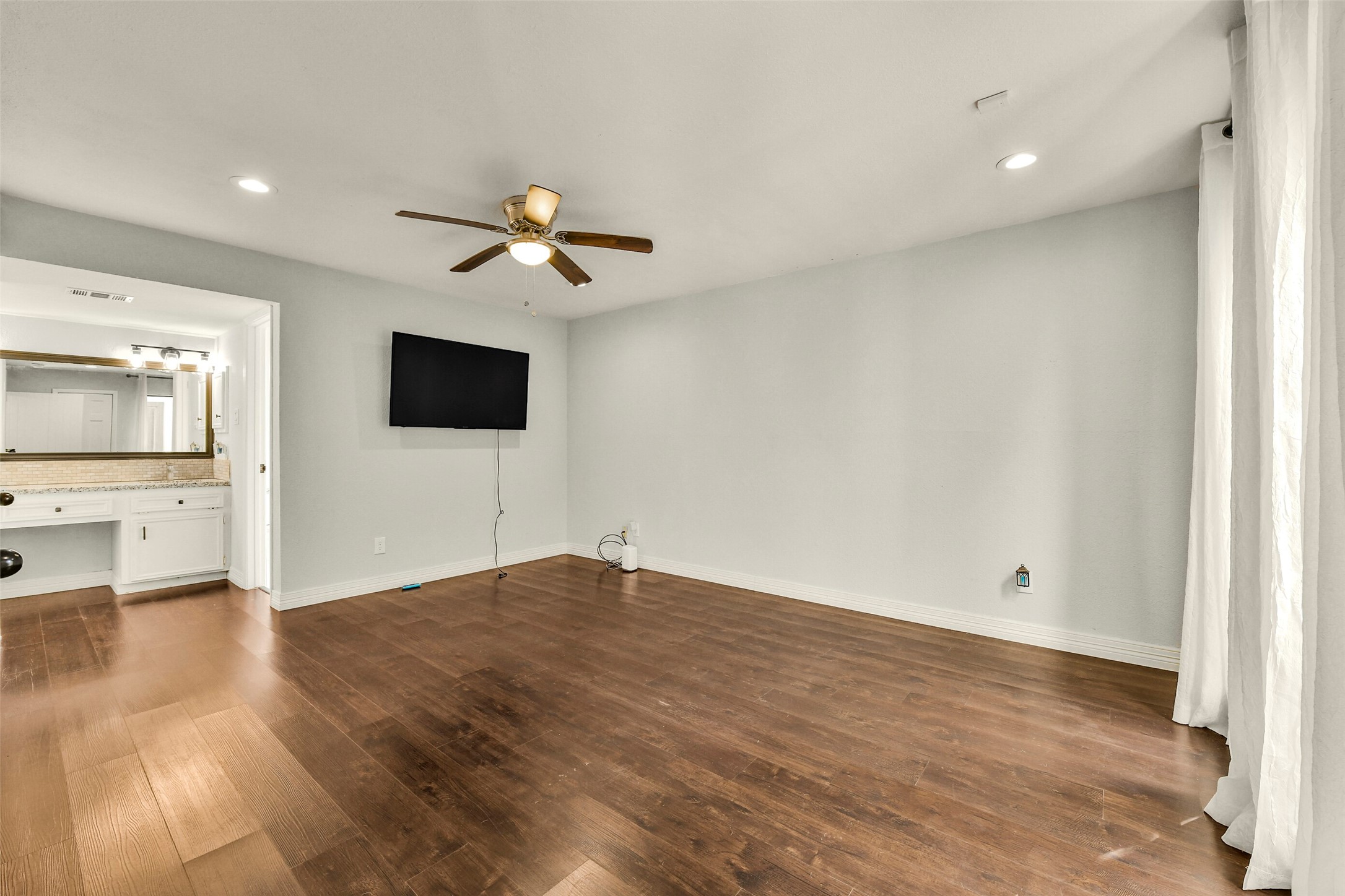 15719 Stonehaven Drive Property Photo 13