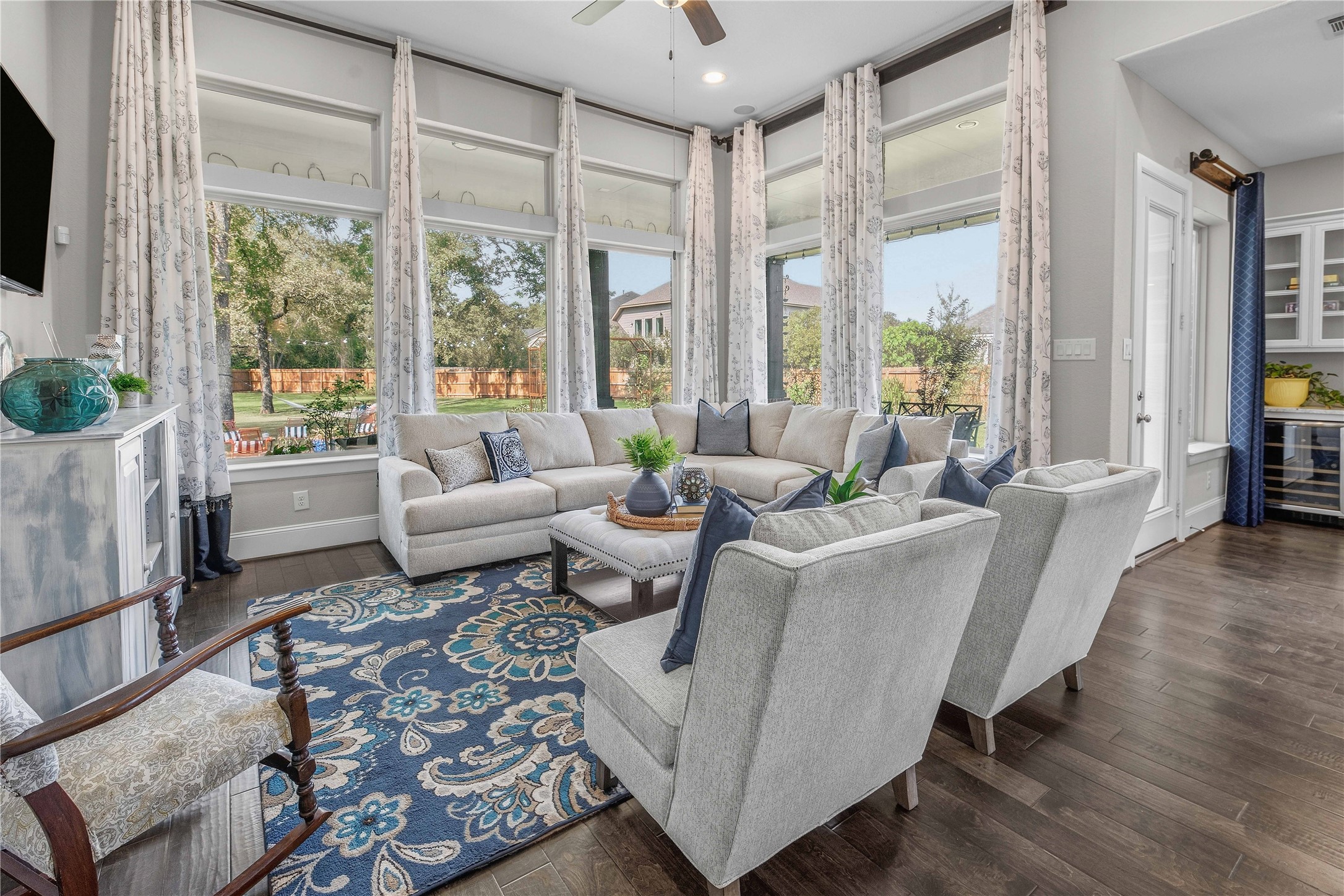 2614 Belliser Court E Property Photo 7