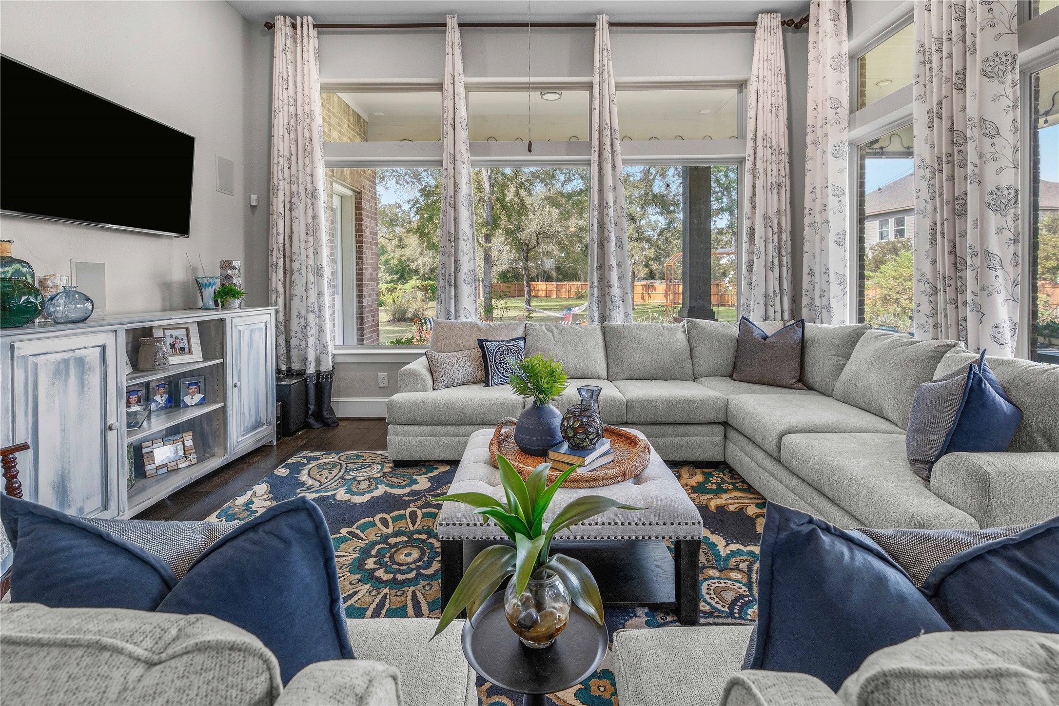 2614 Belliser Court E Property Photo 8