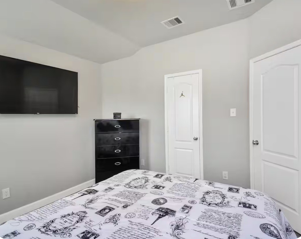 3719 Butte Meadows Lane Property Photo 11