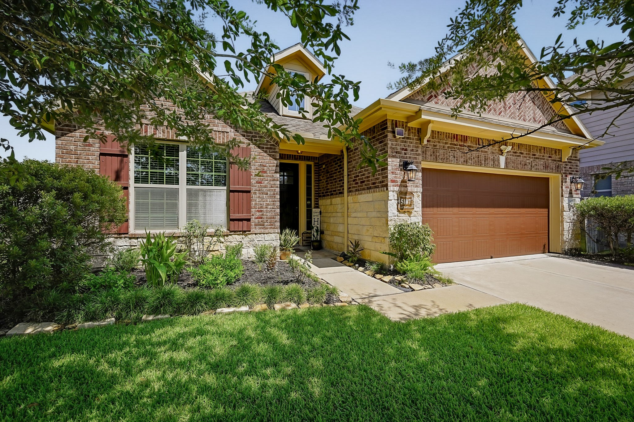 5107 Baroness Lane Property Photo 6