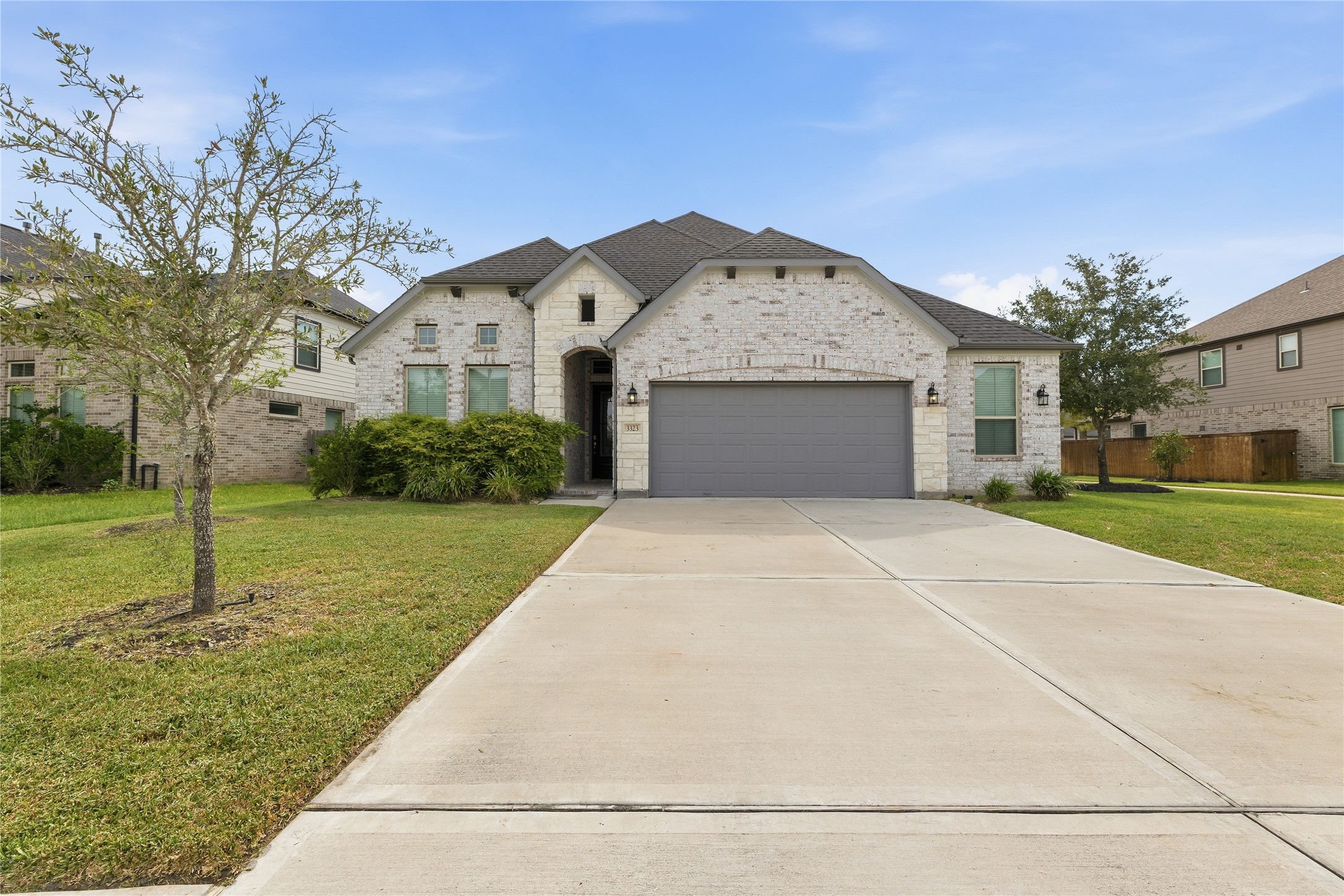3323 Majestic Pine Lane Property Photo 1