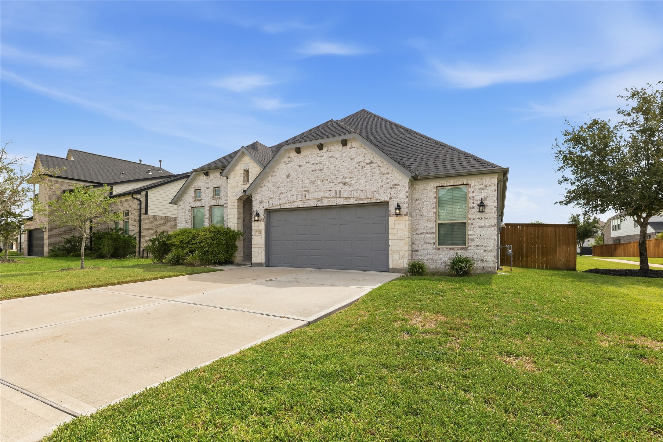 3323 Majestic Pine Lane Property Photo 2