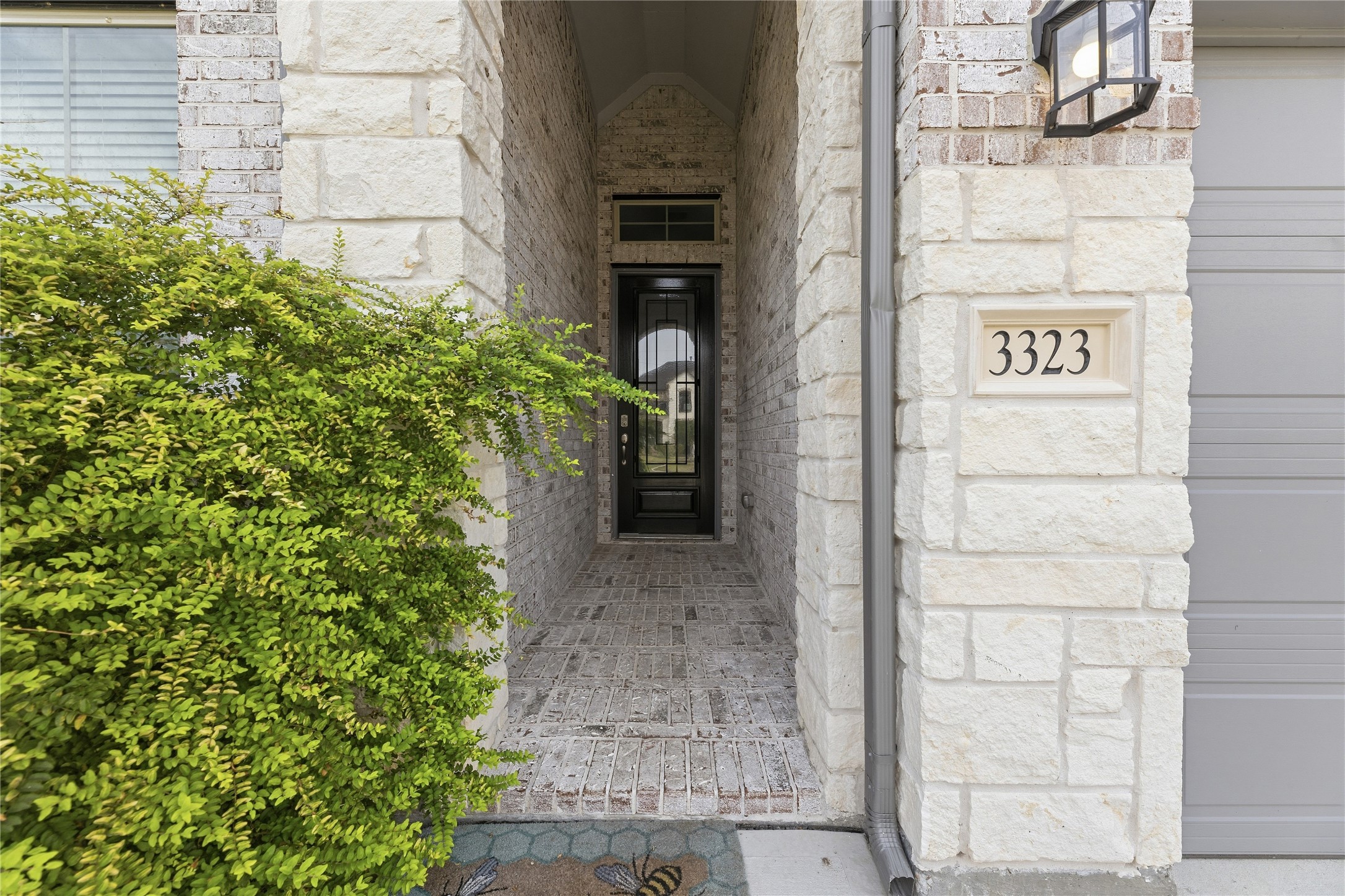 3323 Majestic Pine Lane Property Photo 4
