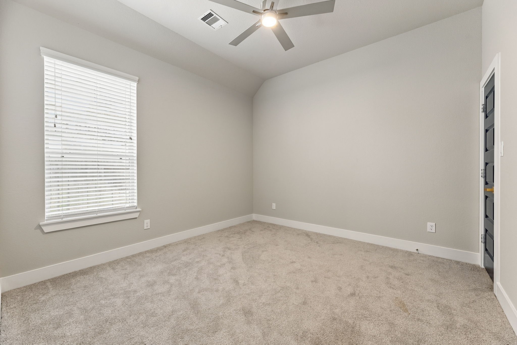 3323 Majestic Pine Lane Property Photo 9