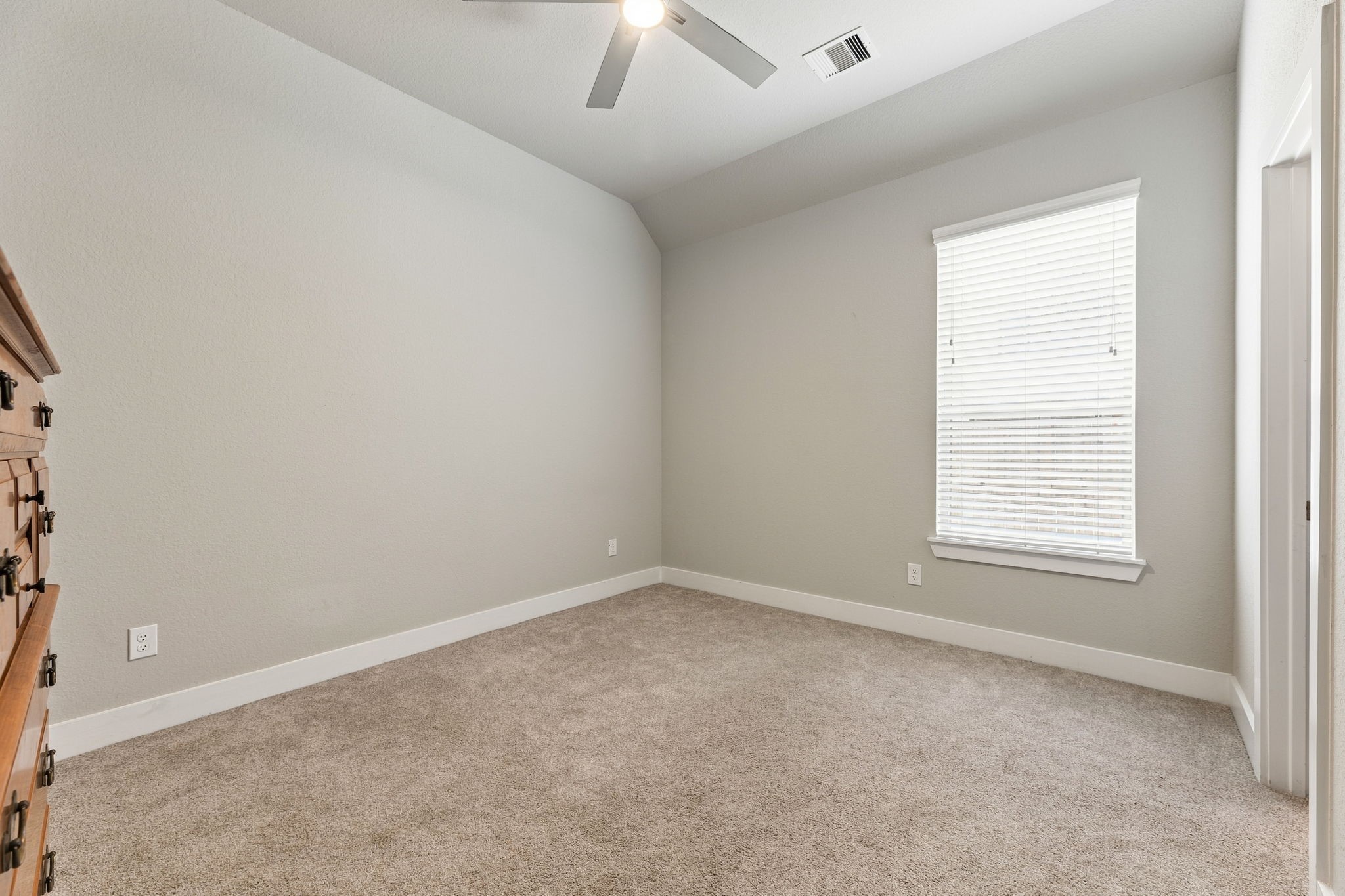 3323 Majestic Pine Lane Property Photo 11