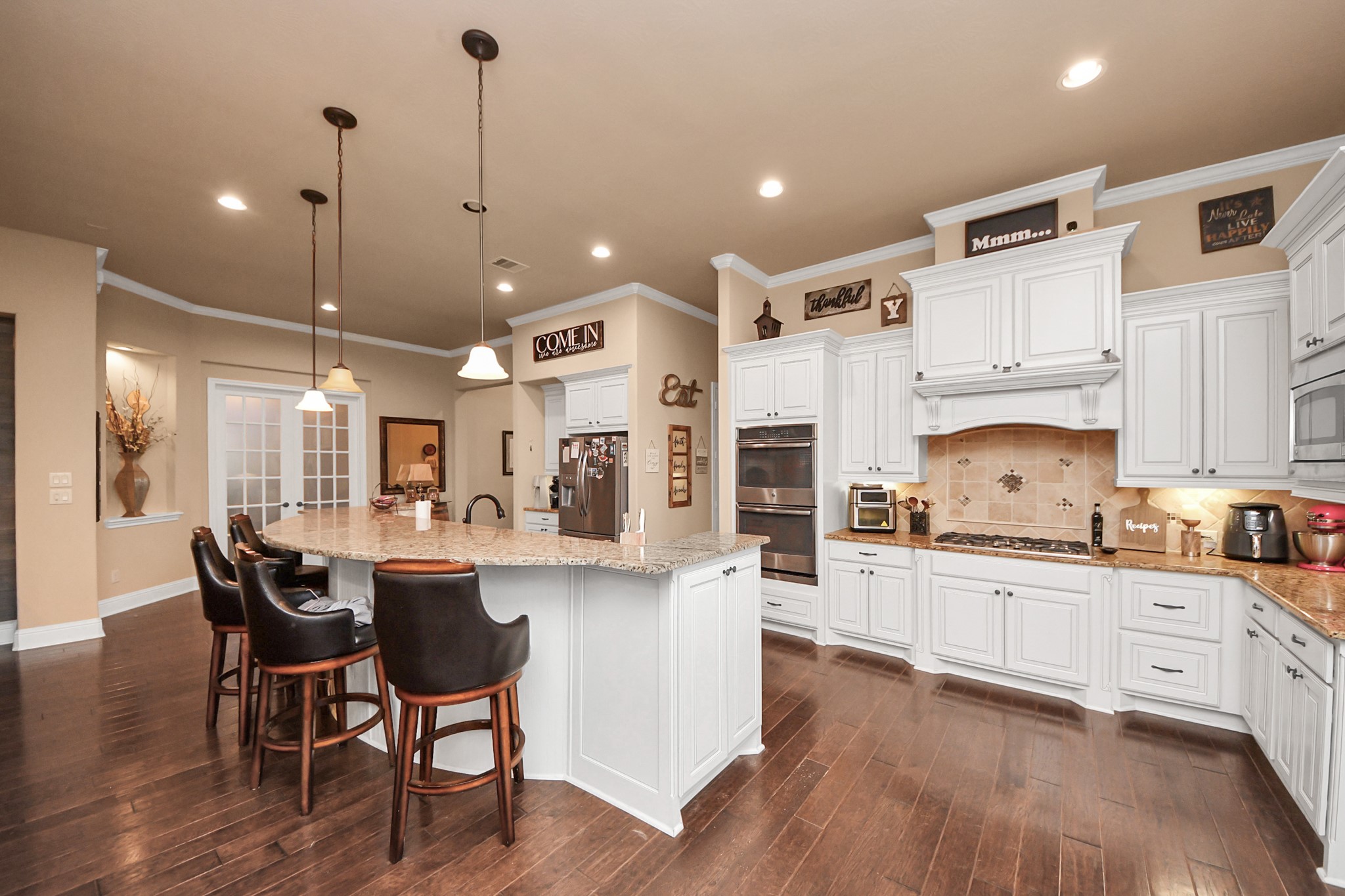17819 Country Cove Property Photo 4