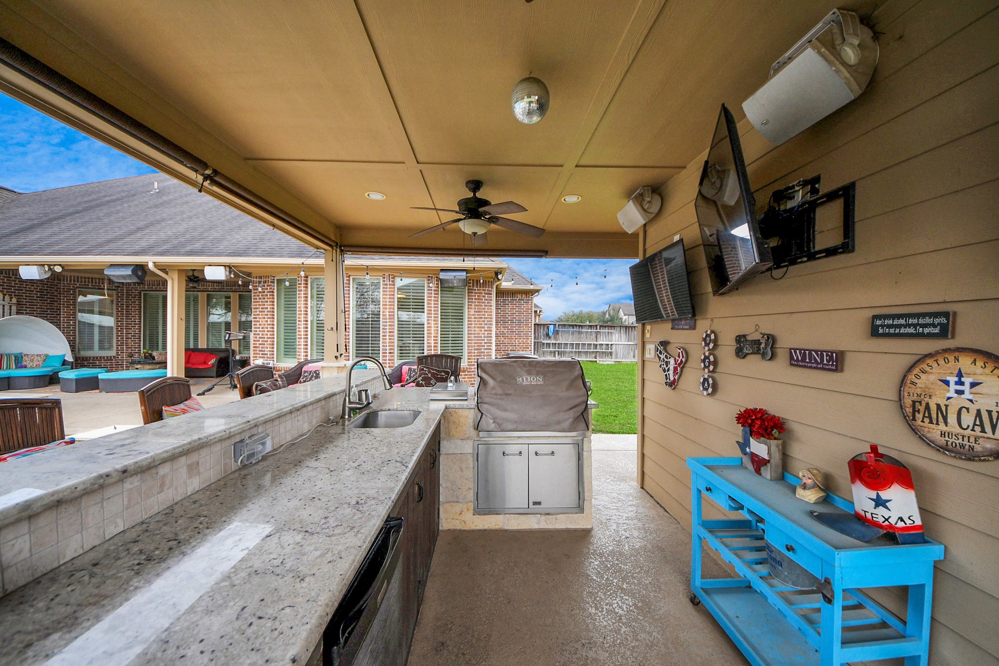 17819 Country Cove Property Photo 38