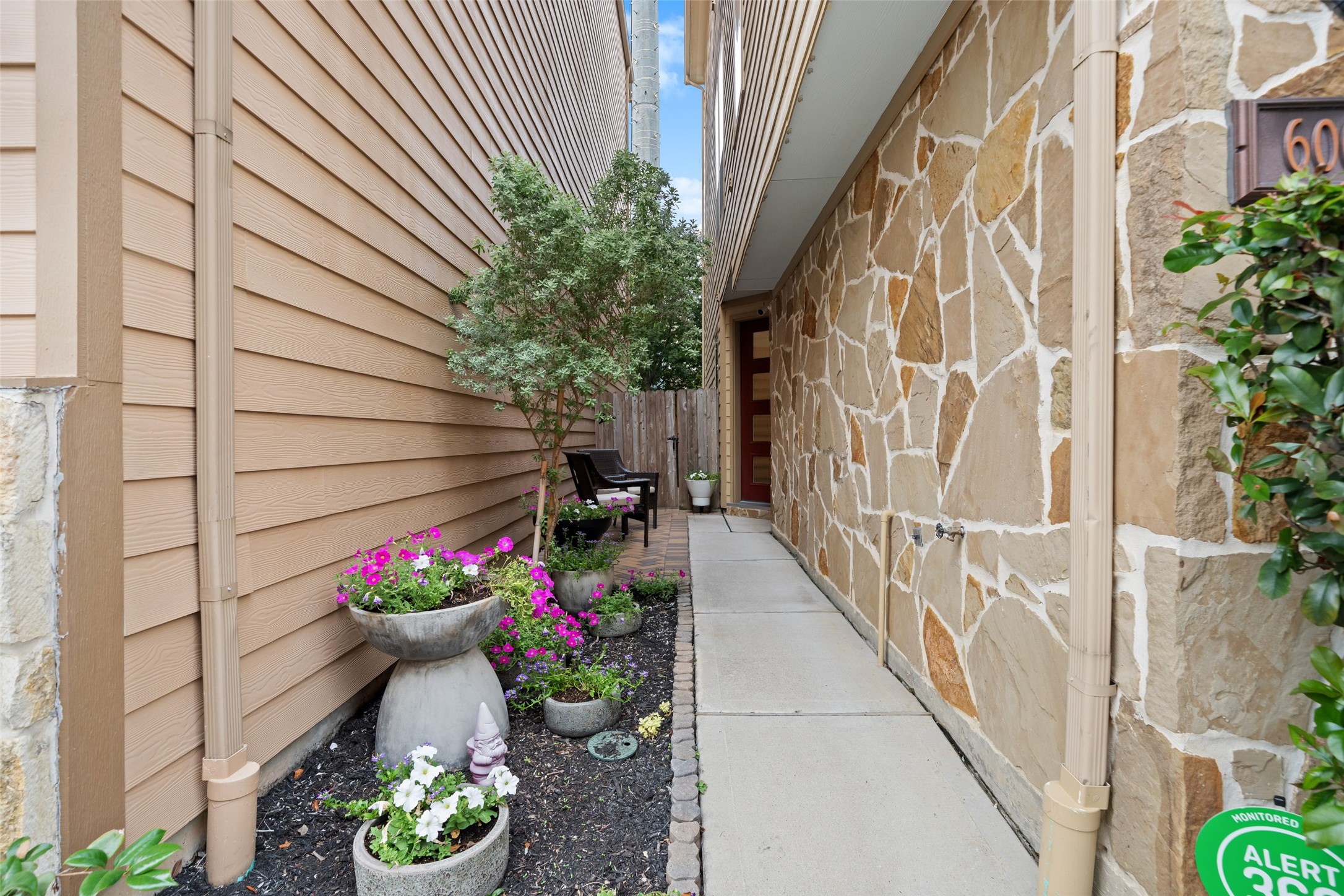 6005 Kansas Street Property Photo 8