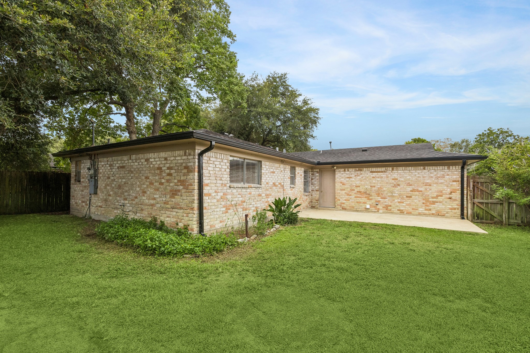 511 Debbie Lane Property Photo 5