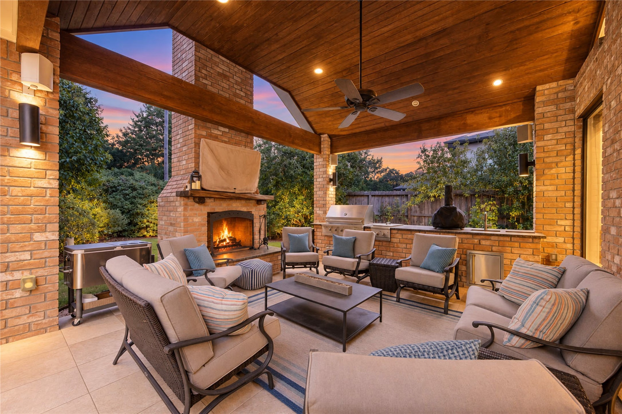 814 Spear Point Cove Property Photo 3