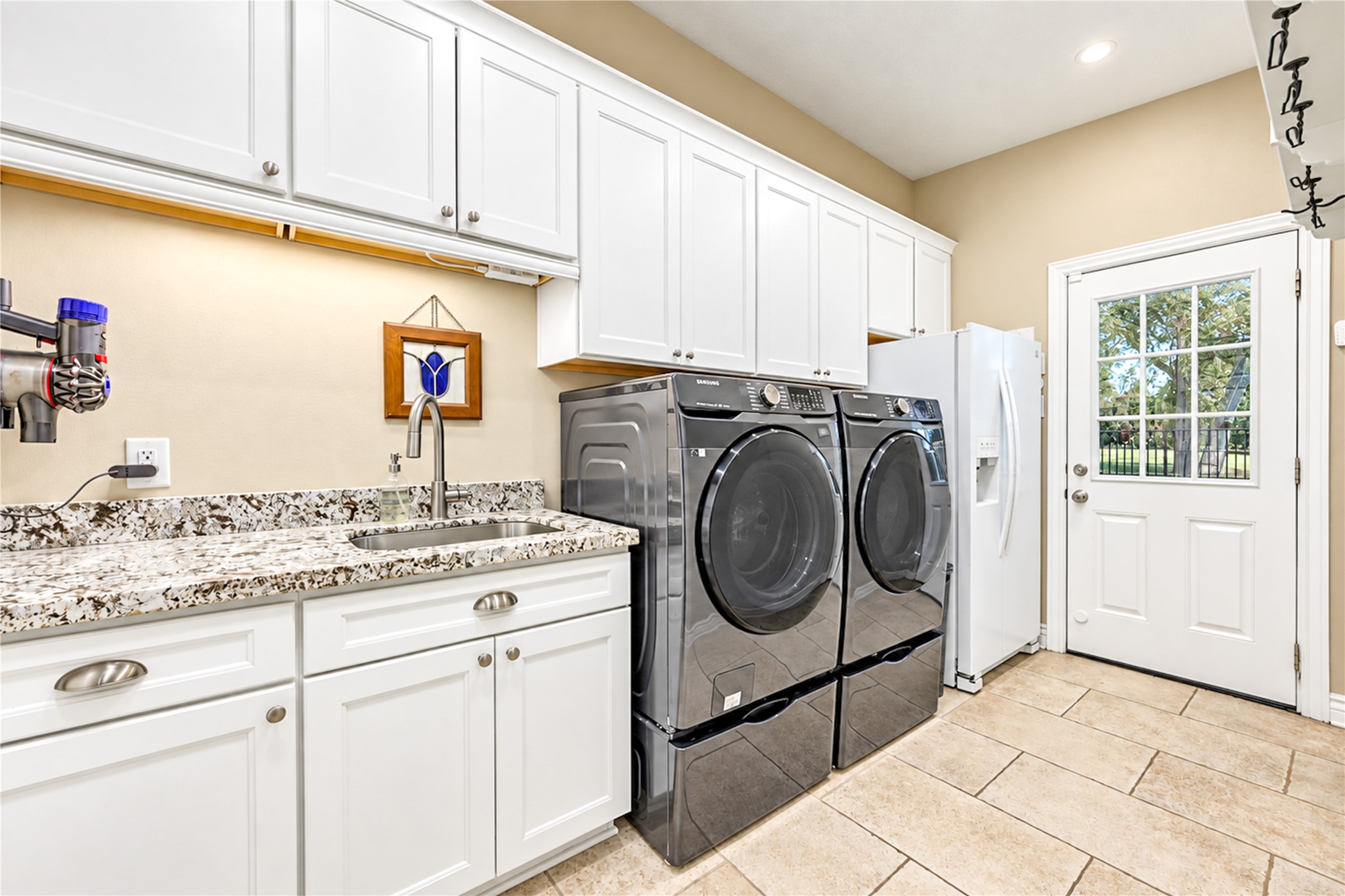 814 Spear Point Cove Property Photo 19