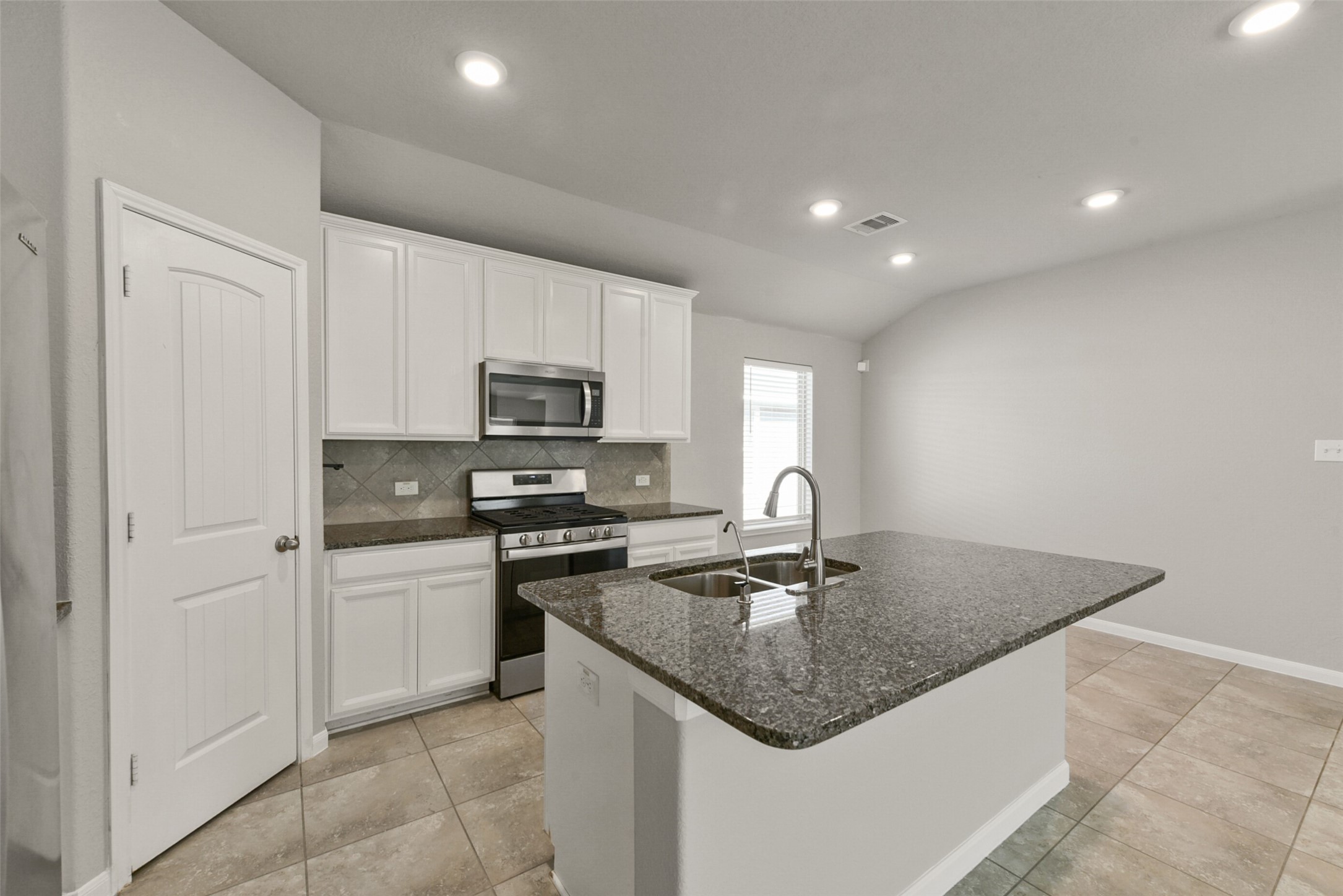 6827 Scarlet Sagebrush Street Property Photo 6