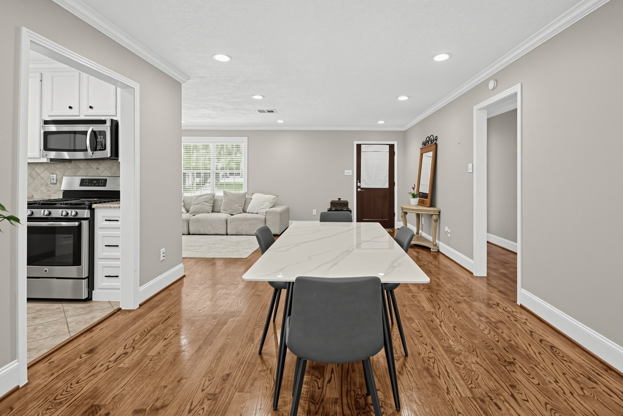 1111 Timbergrove Lane Property Photo 8