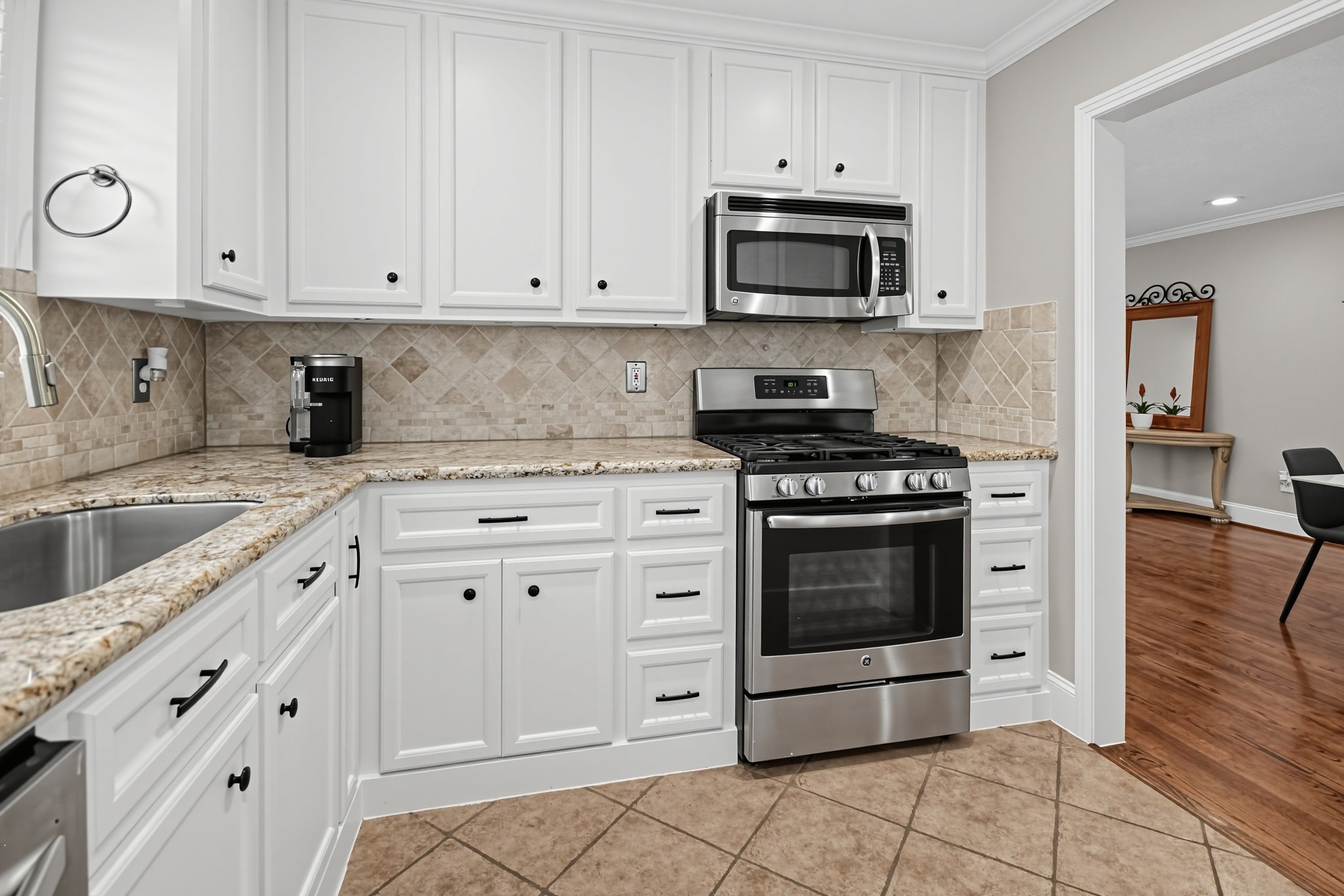 1111 Timbergrove Lane Property Photo 9