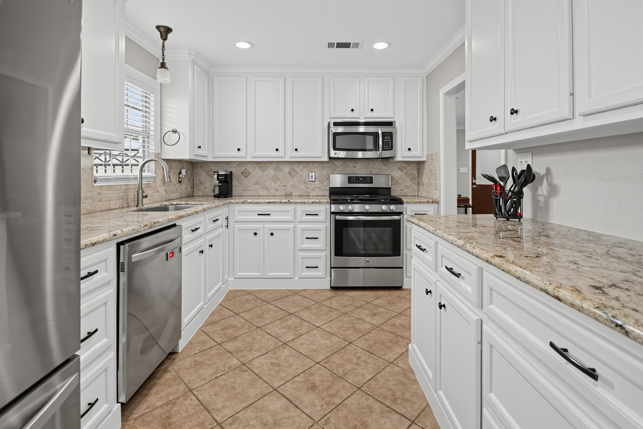 1111 Timbergrove Lane Property Photo 11