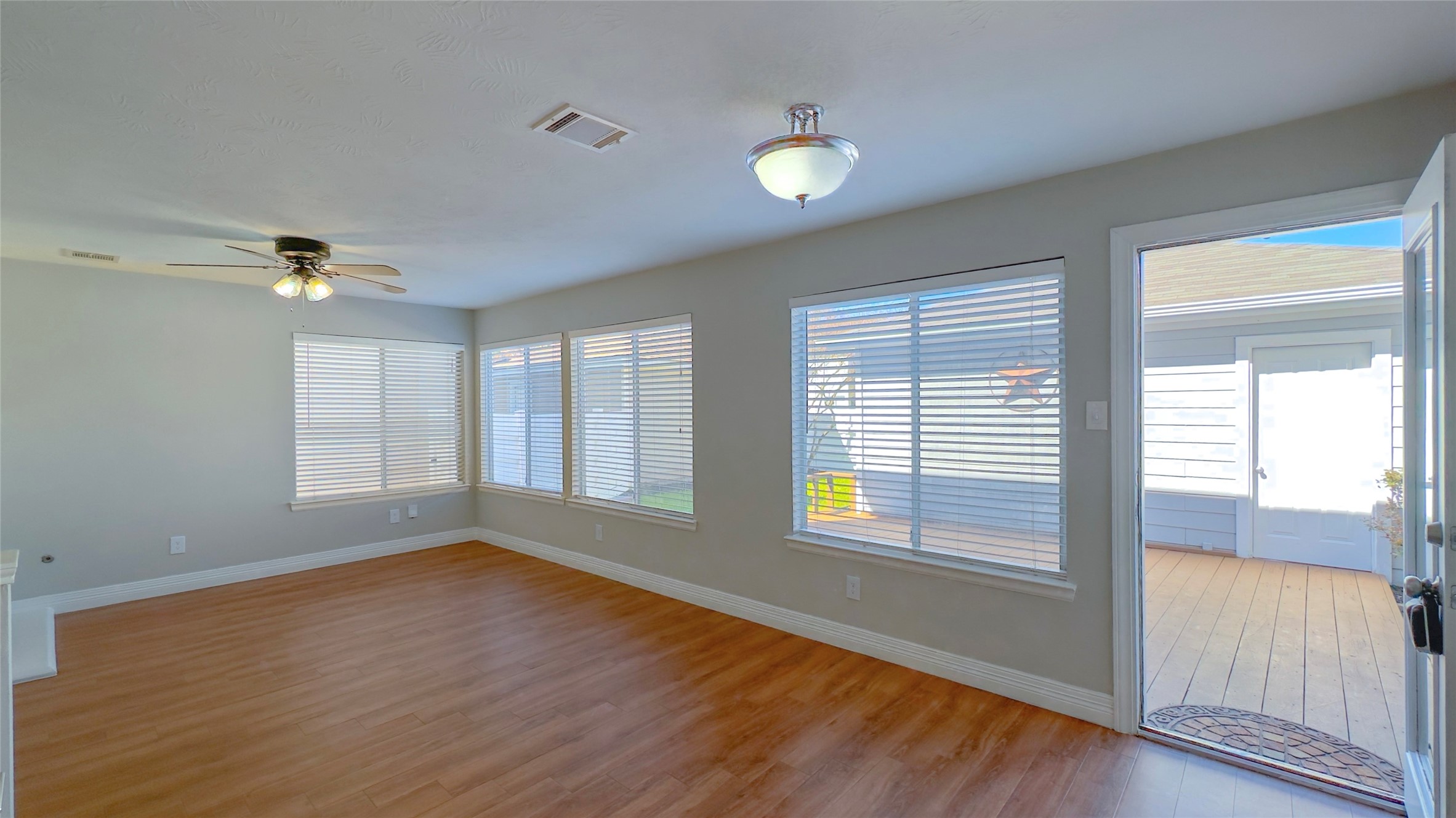 9923 Farrell Drive Property Photo 4