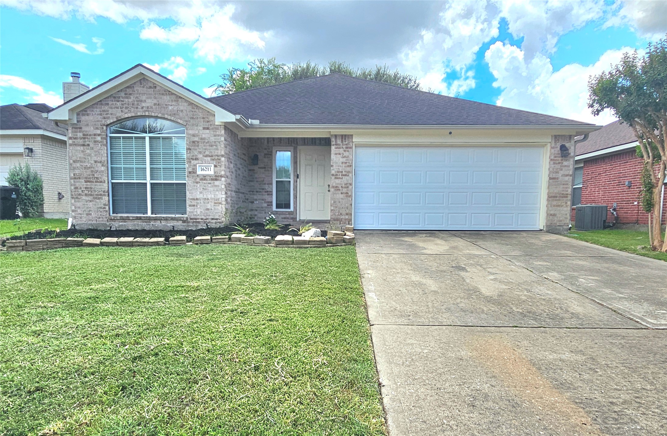 16211 Noblewood Way Property Photo 2