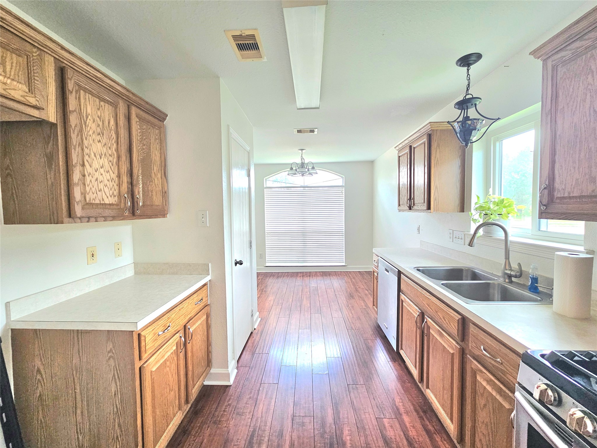 16211 Noblewood Way Property Photo 13