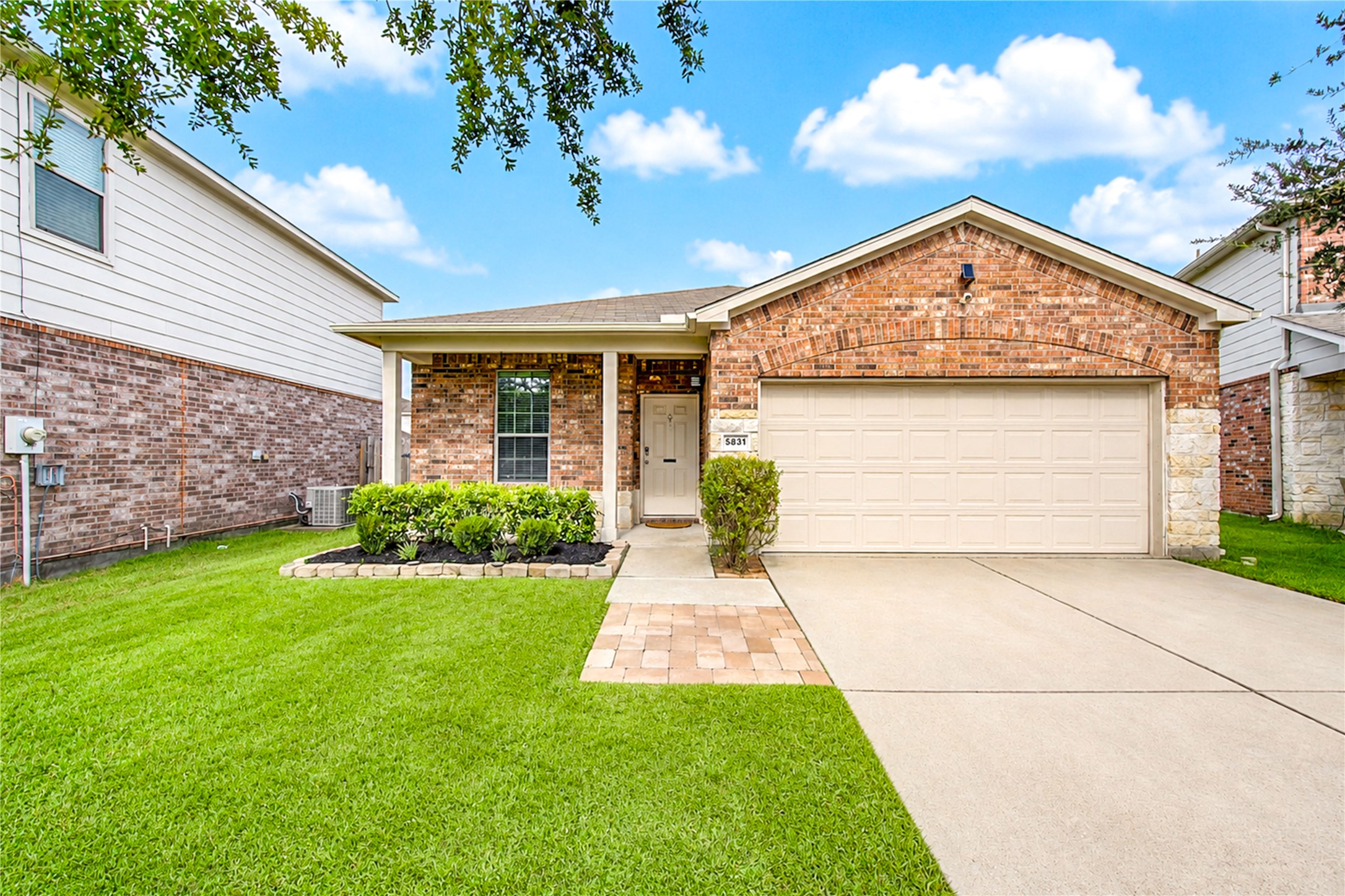 5831 Banyan Oak Court Property Photo 1