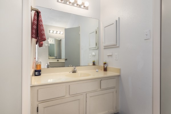 4310 Field Meadow Drive Property Photo 13