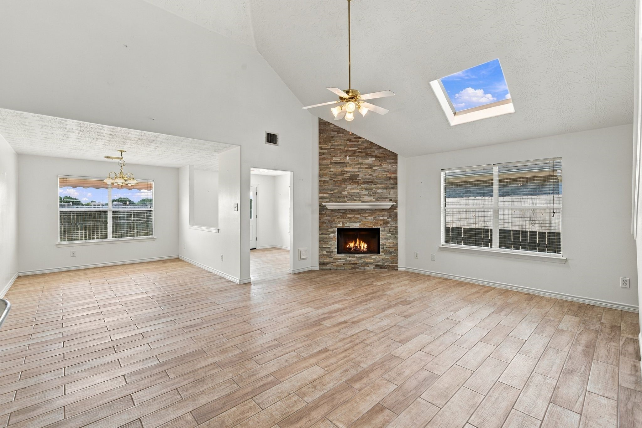 24007 Floragate Drive Property Photo 13