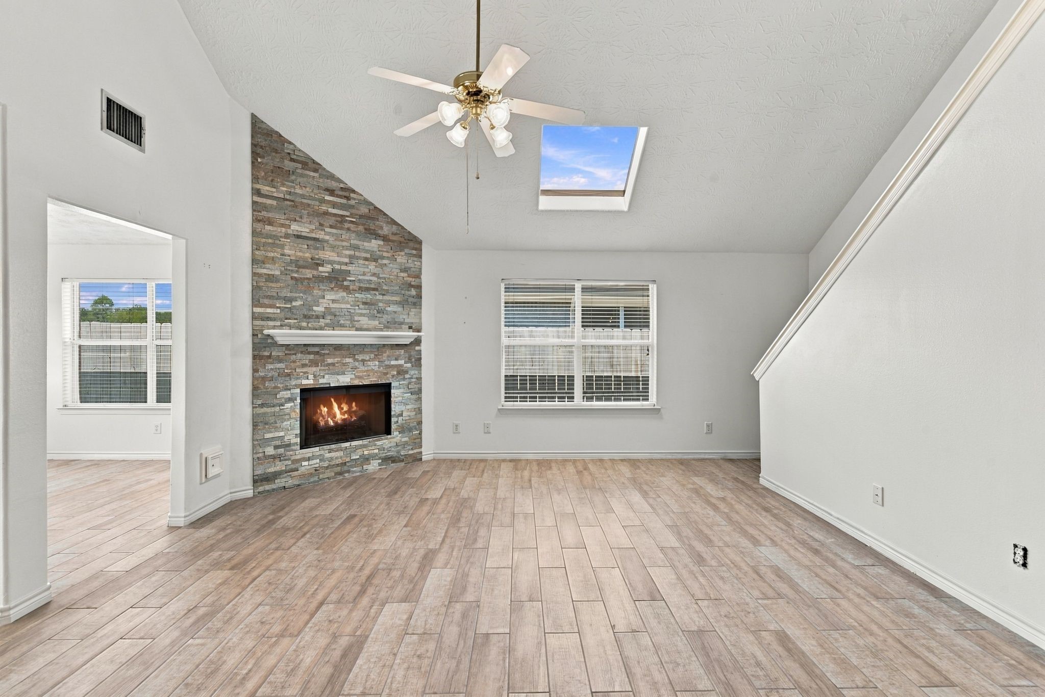 24007 Floragate Drive Property Photo 14