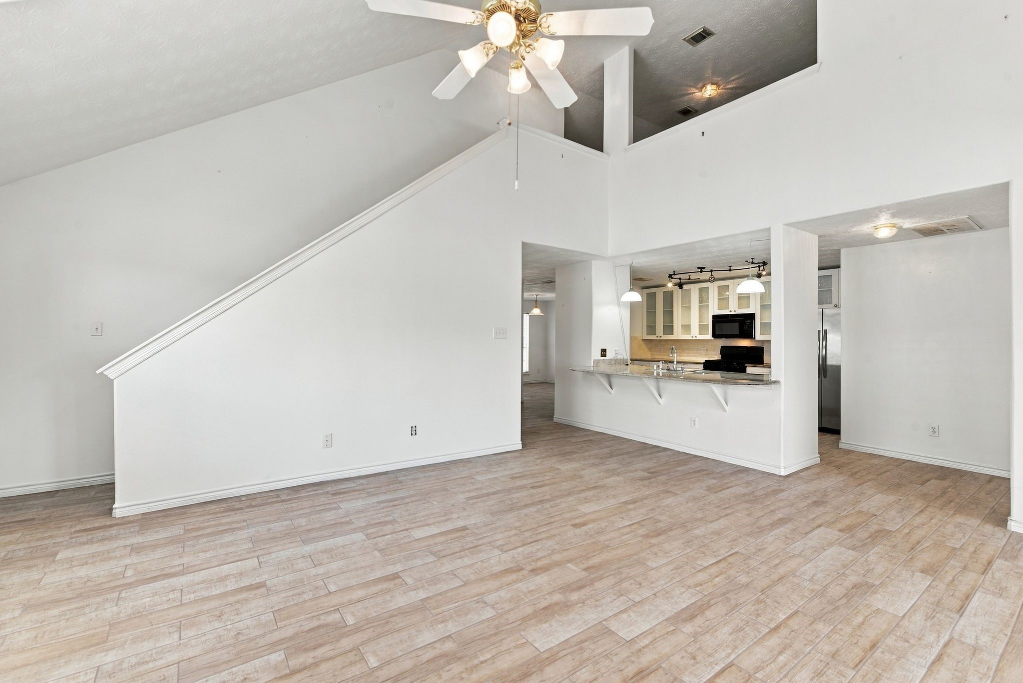 24007 Floragate Drive Property Photo 16