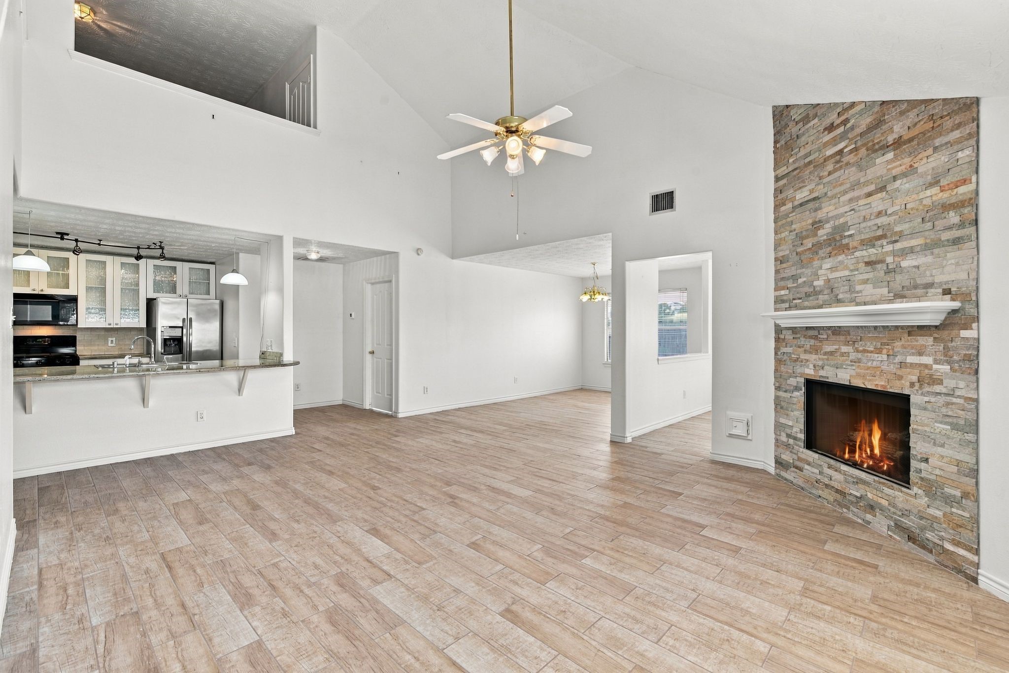 24007 Floragate Drive Property Photo 17