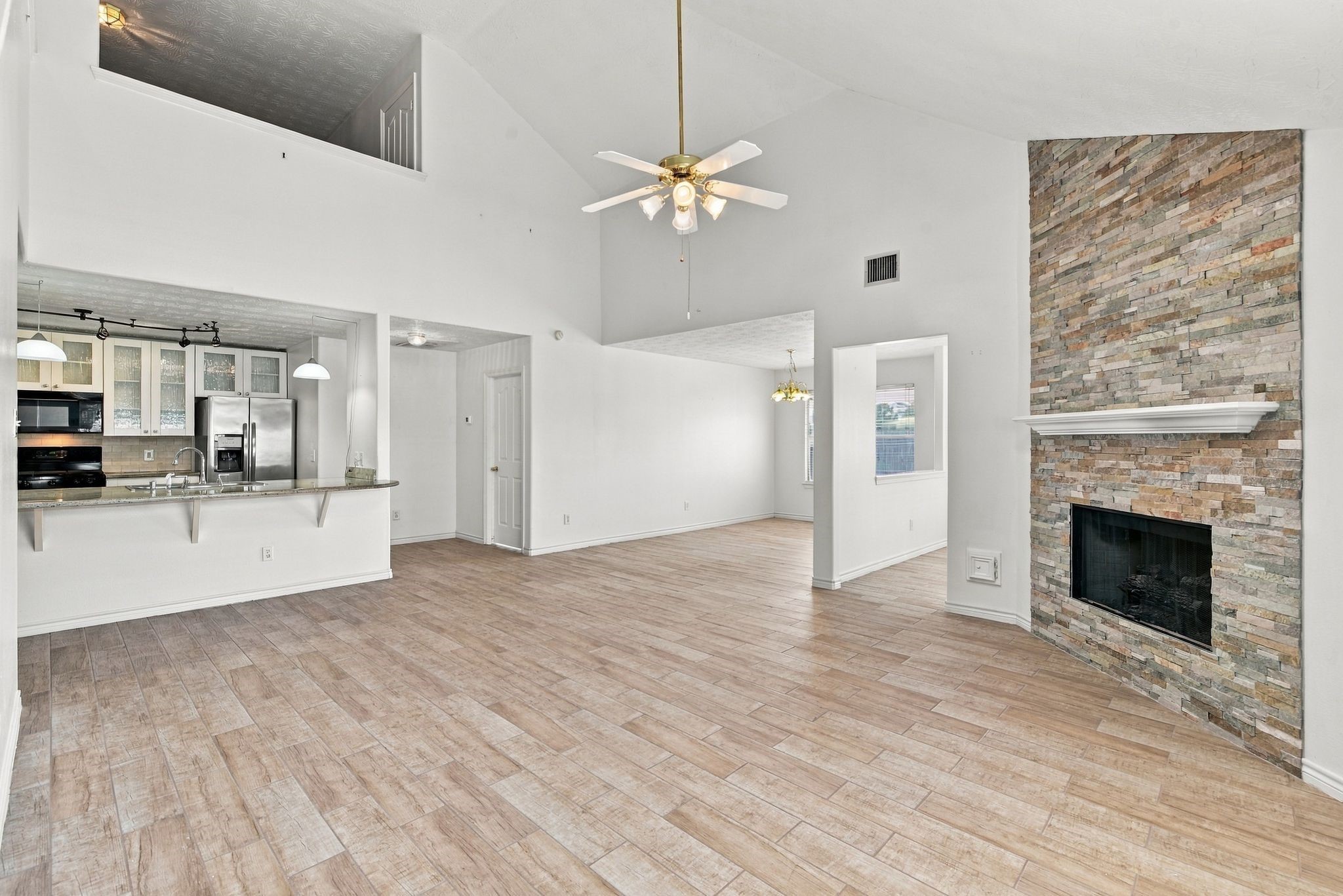 24007 Floragate Drive Property Photo 18