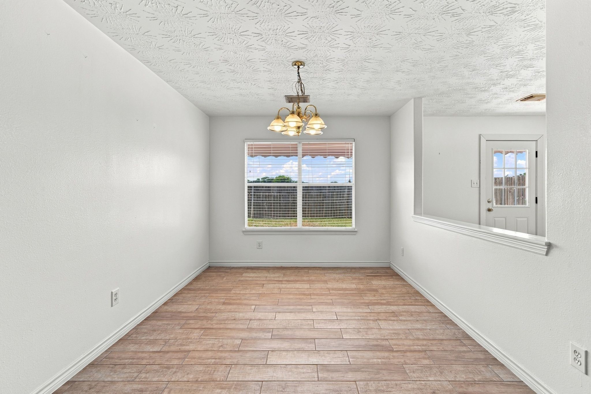 24007 Floragate Drive Property Photo 19