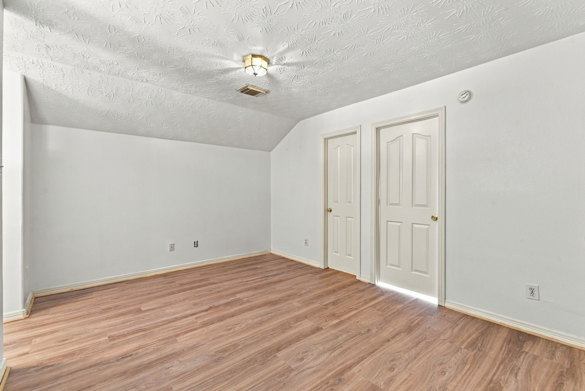 24007 Floragate Drive Property Photo 37