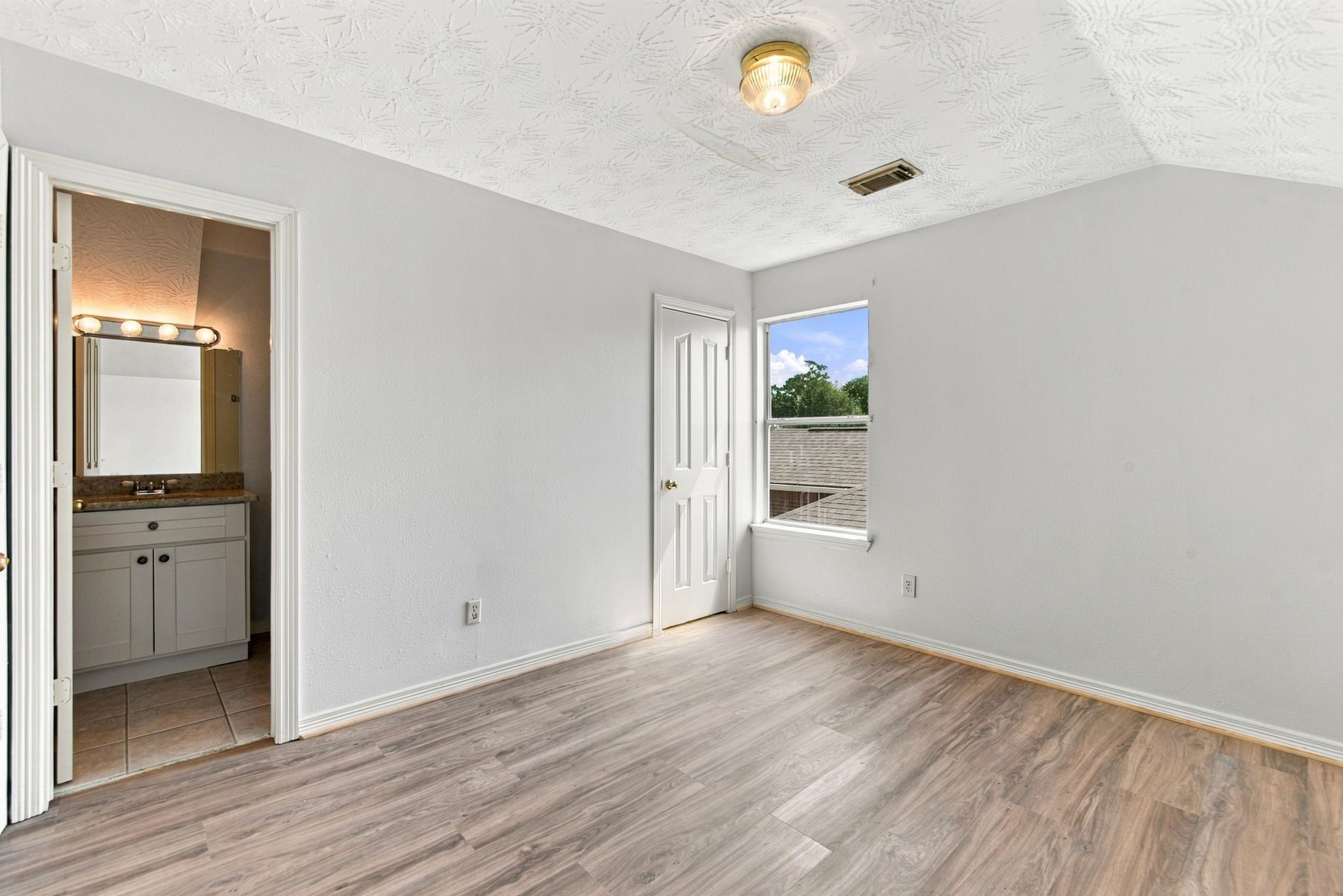 24007 Floragate Drive Property Photo 40