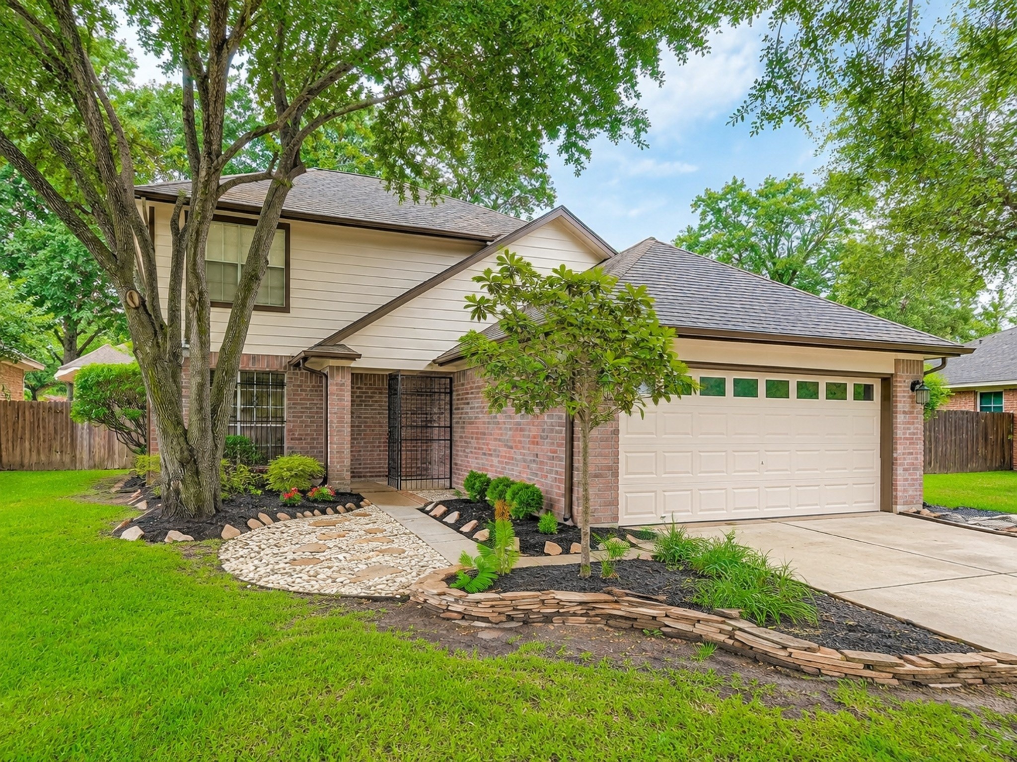 16131 Canaridge Drive Property Photo 2