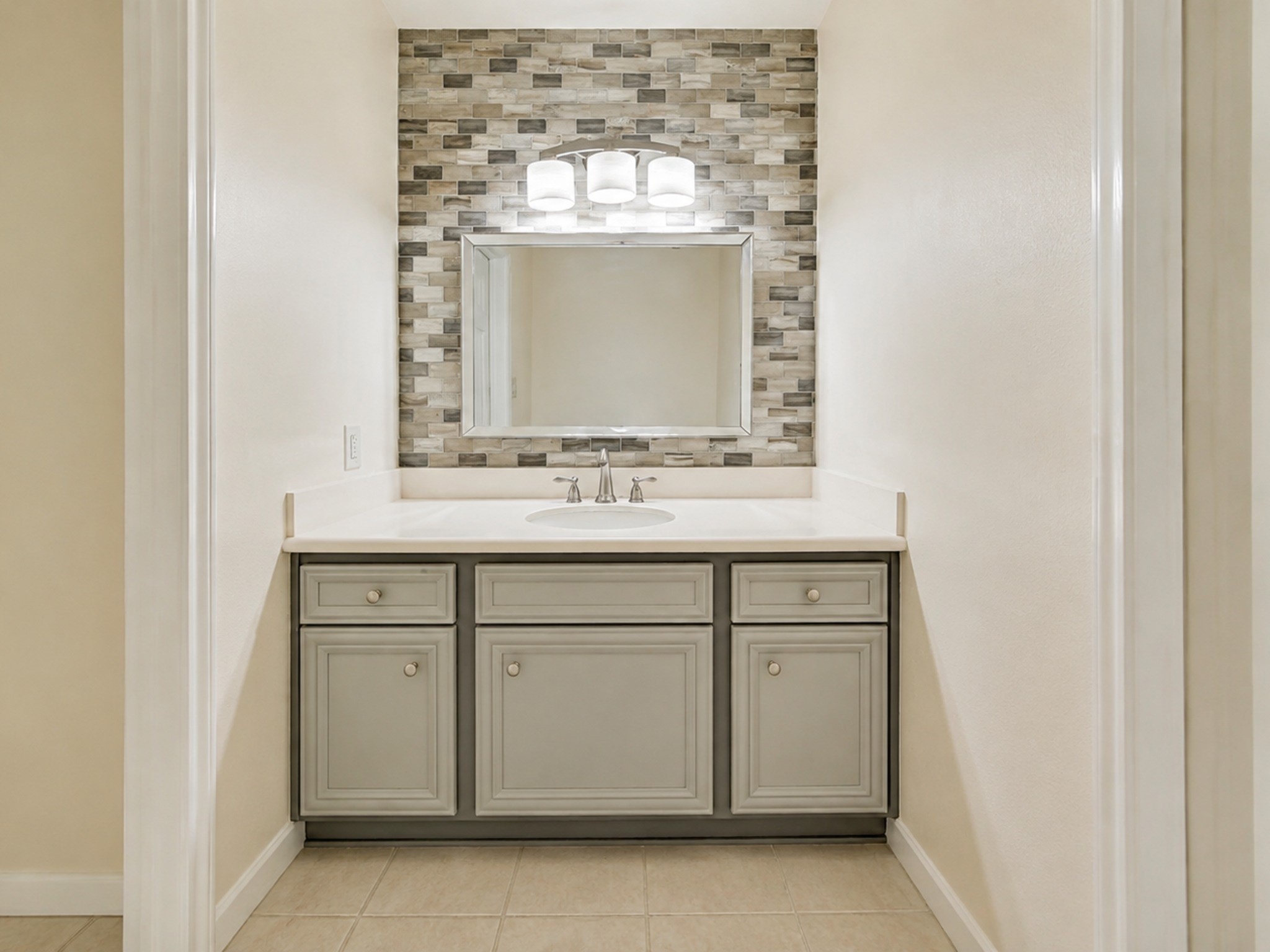 16131 Canaridge Drive Property Photo 4