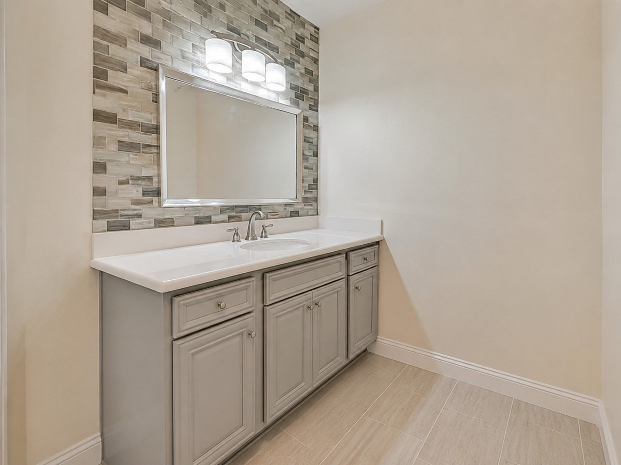 16131 Canaridge Drive Property Photo 9