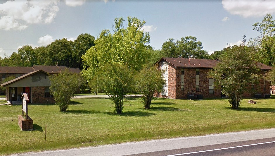 865 Hwy 105 W Property Photo 4