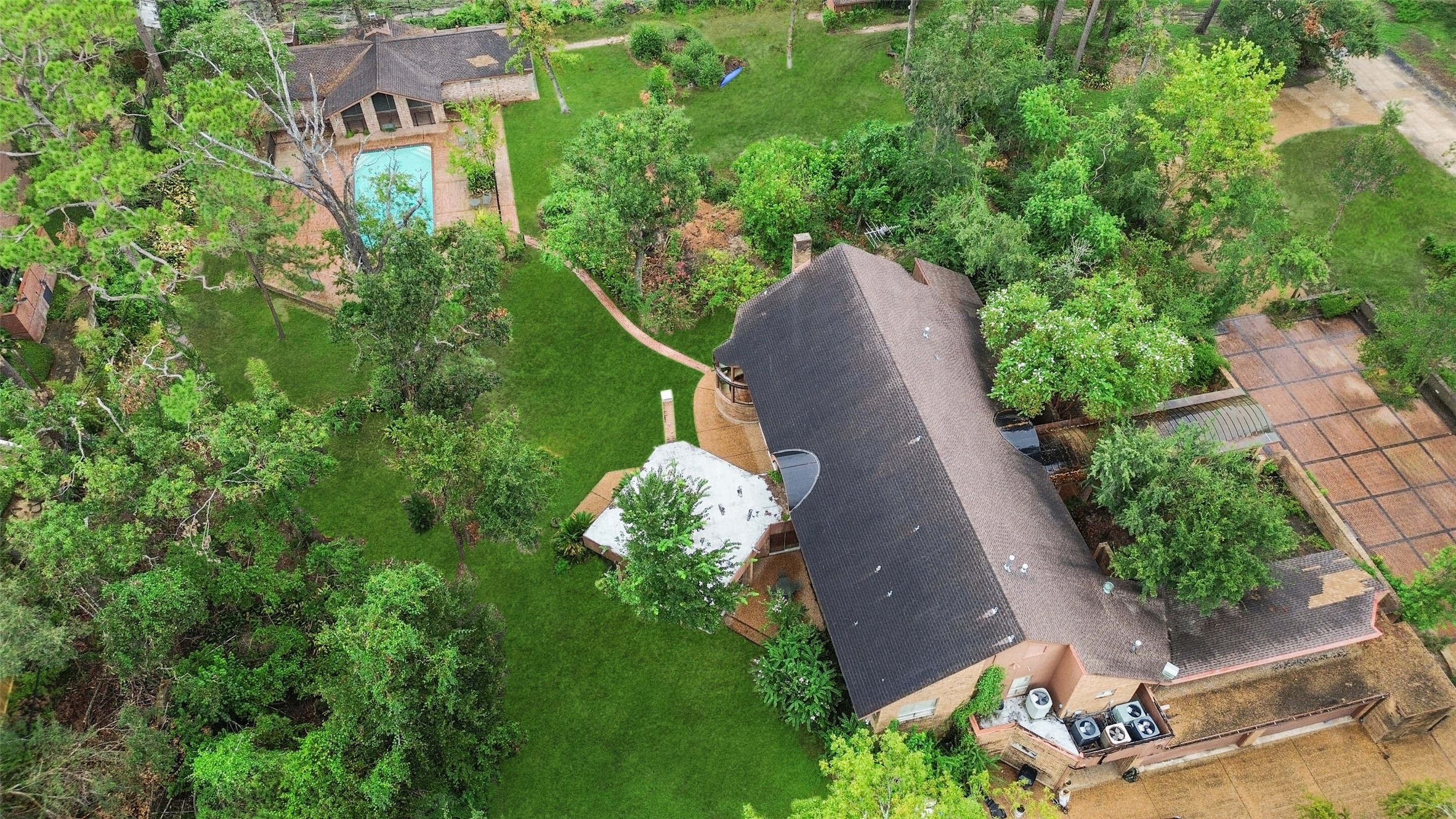 9314 Sandringham Drive Property Photo 3